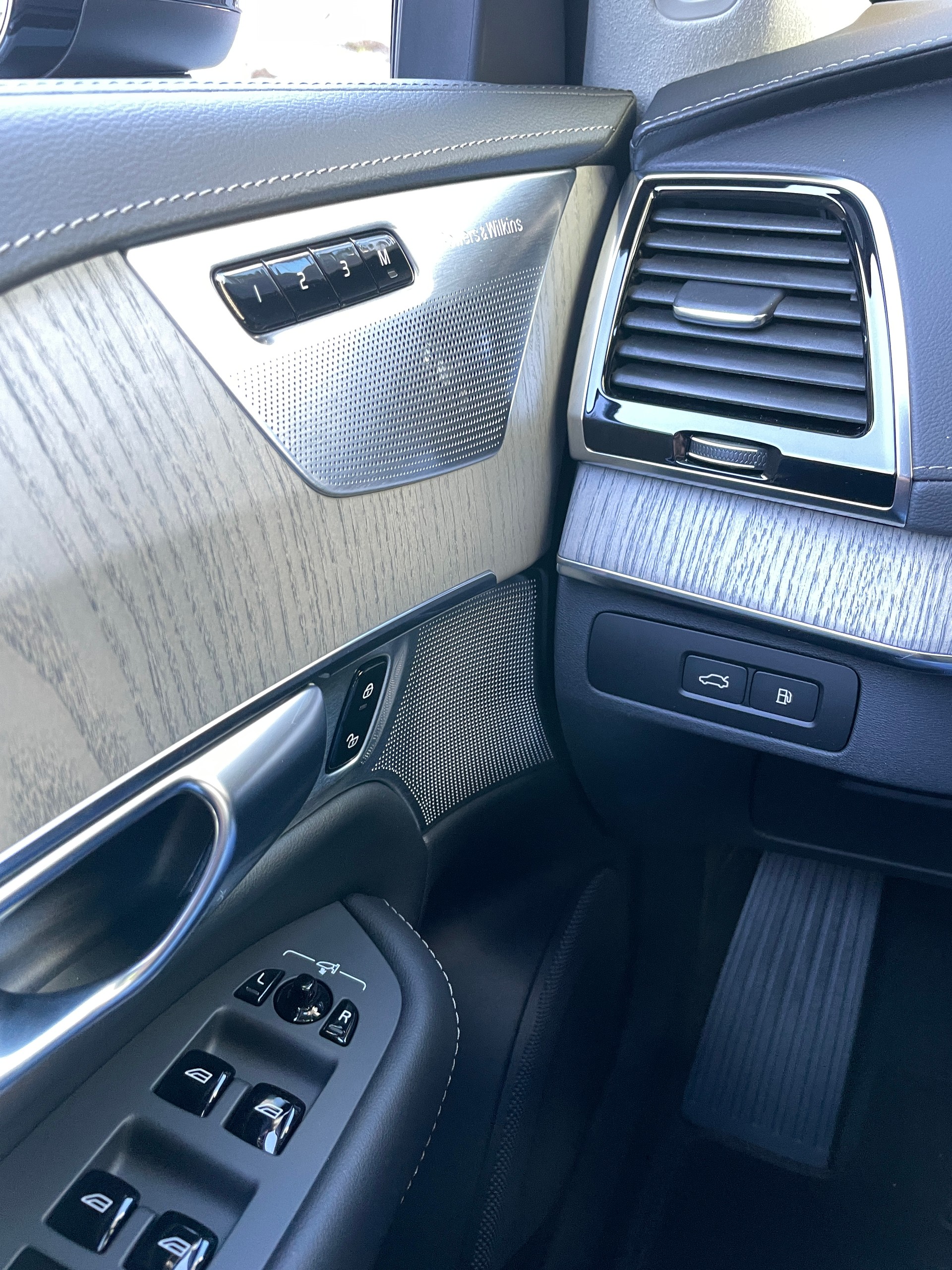 VOLVO XC90 T8 eAWD PluginHybrid Ultra Dark Geartronic-image-21