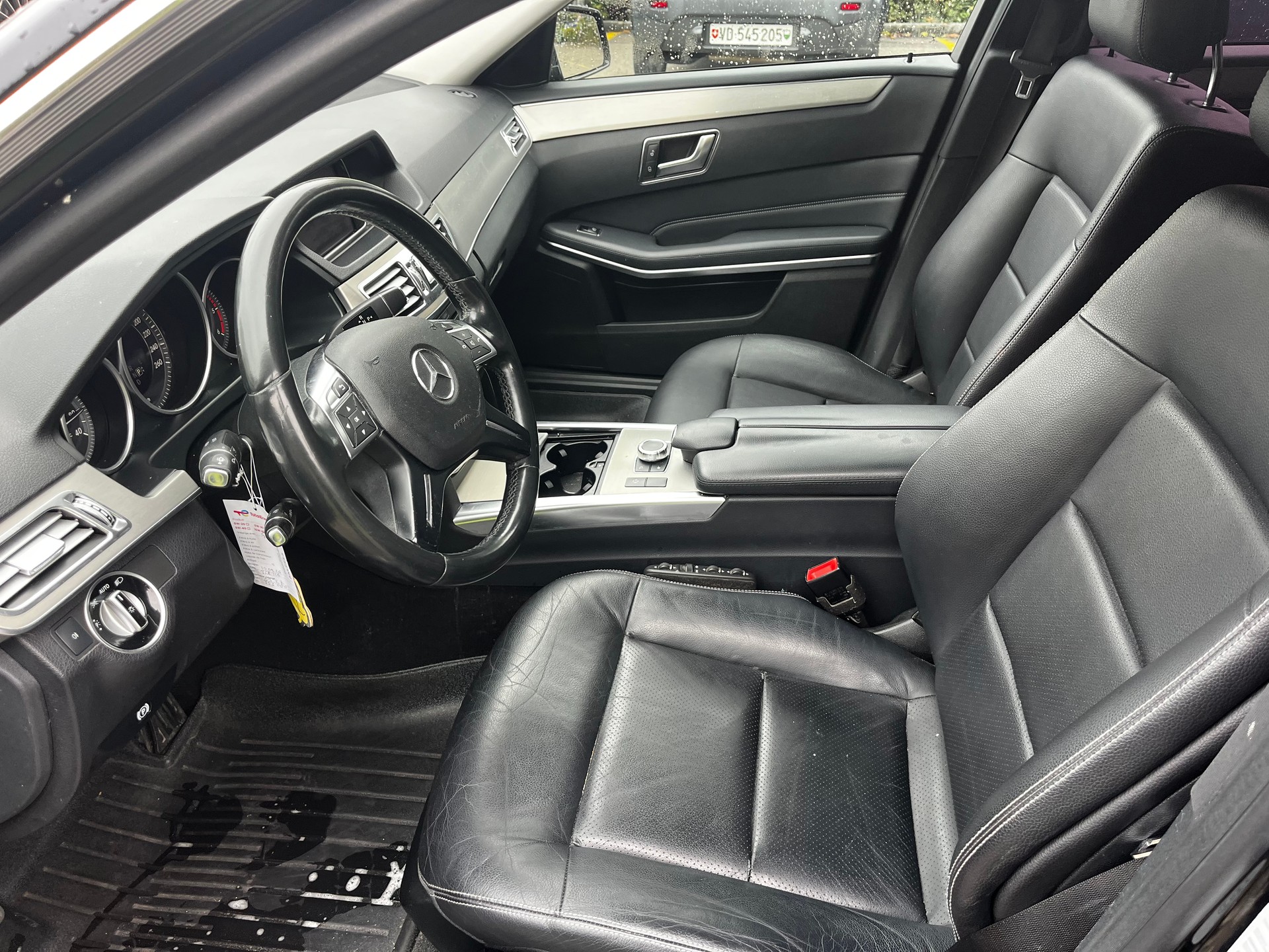MERCEDES-BENZ E 200 BlueTEC 7G-Tronic-image-9