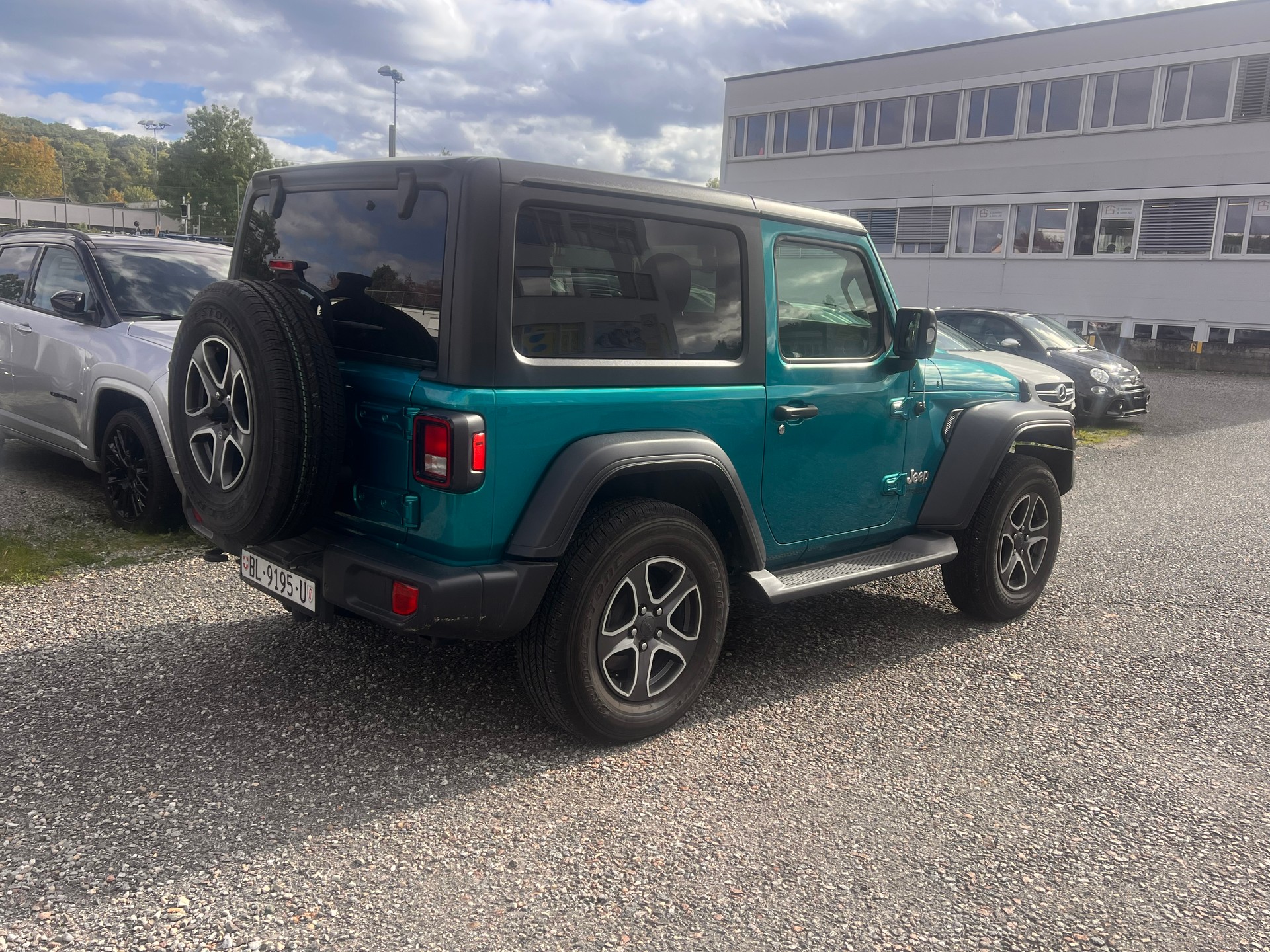 JEEP Wrangler 2.2MJ Sport Automatic-image-4