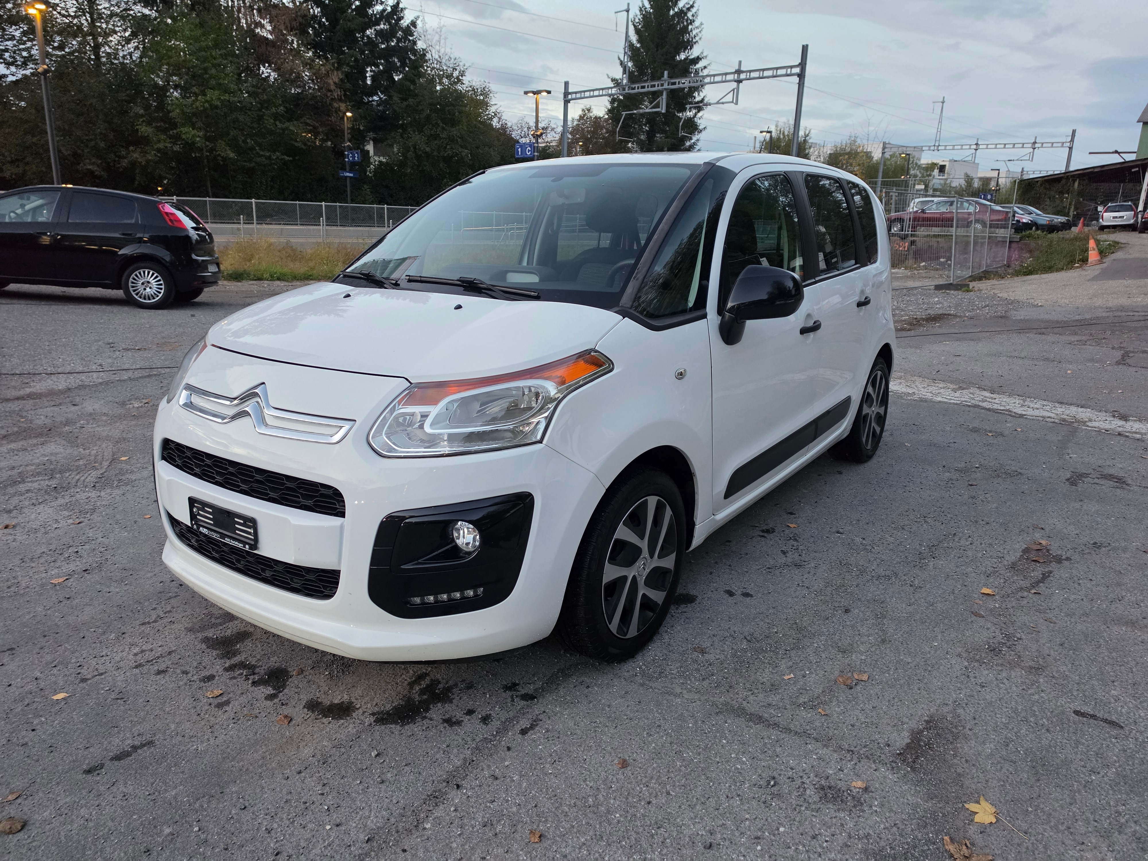 Car photo