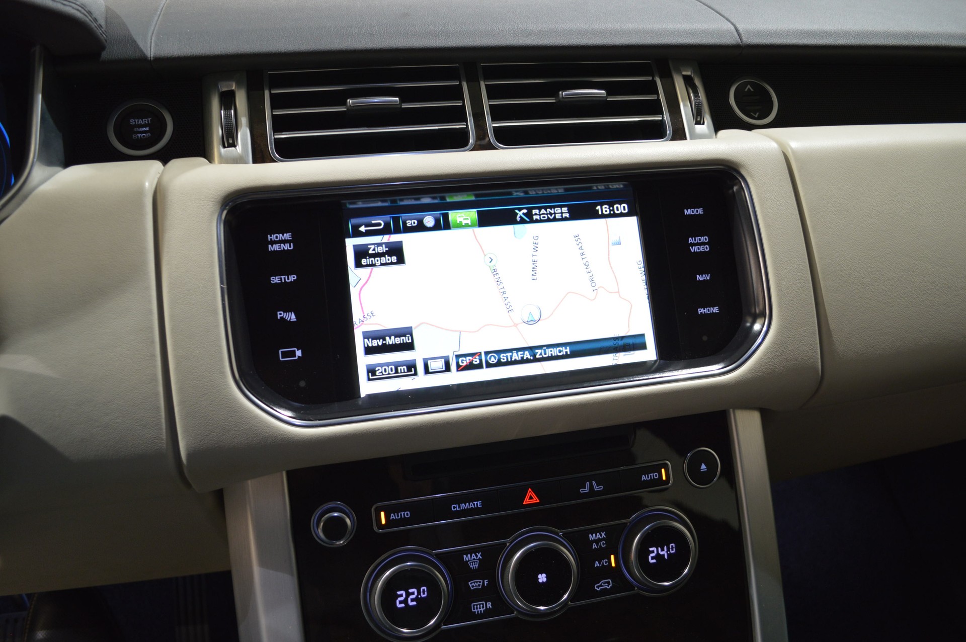 LAND ROVER Range Rover 4.4 SDV8 Vogue Automatic-image-9