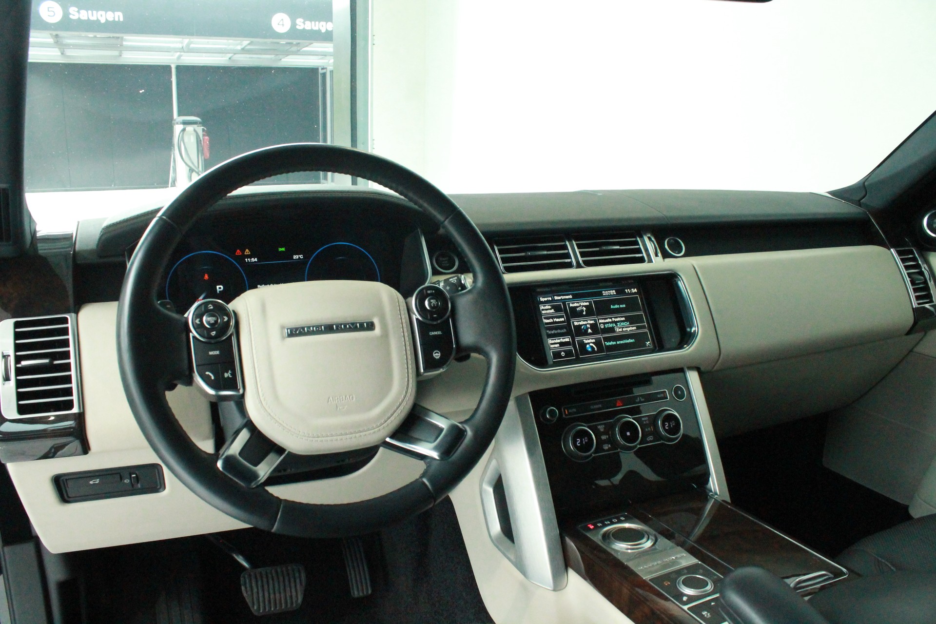 LAND ROVER Range Rover 4.4 SDV8 Vogue Automatic-image-3