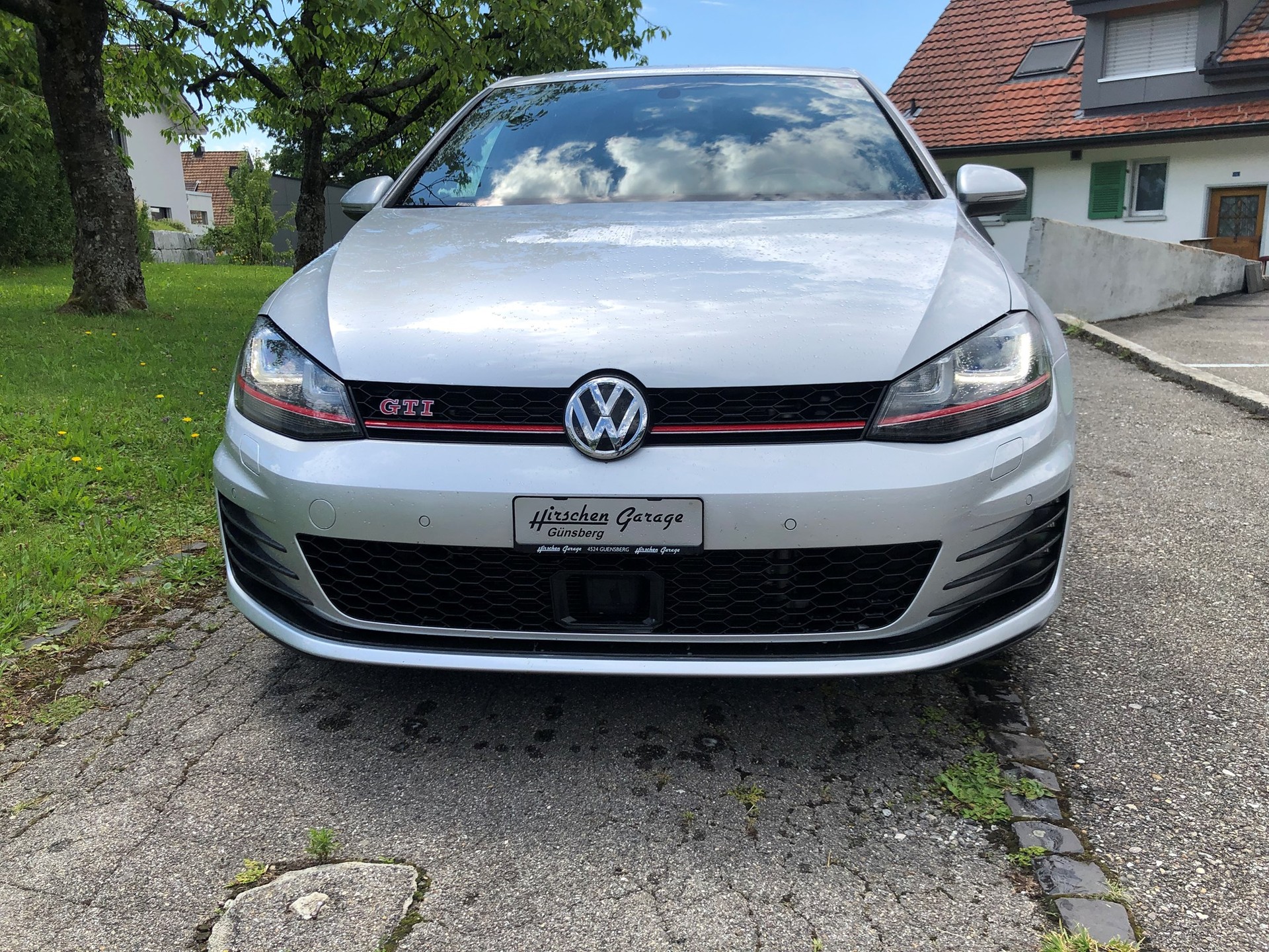 VW Golf 2.0 TSI GTI Performance-image-1