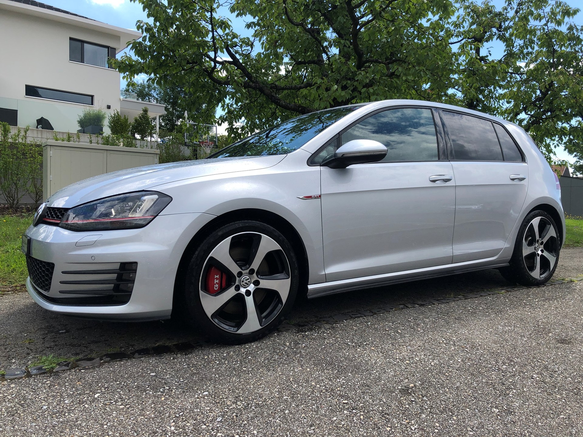 VW Golf 2.0 TSI GTI Performance-image-0