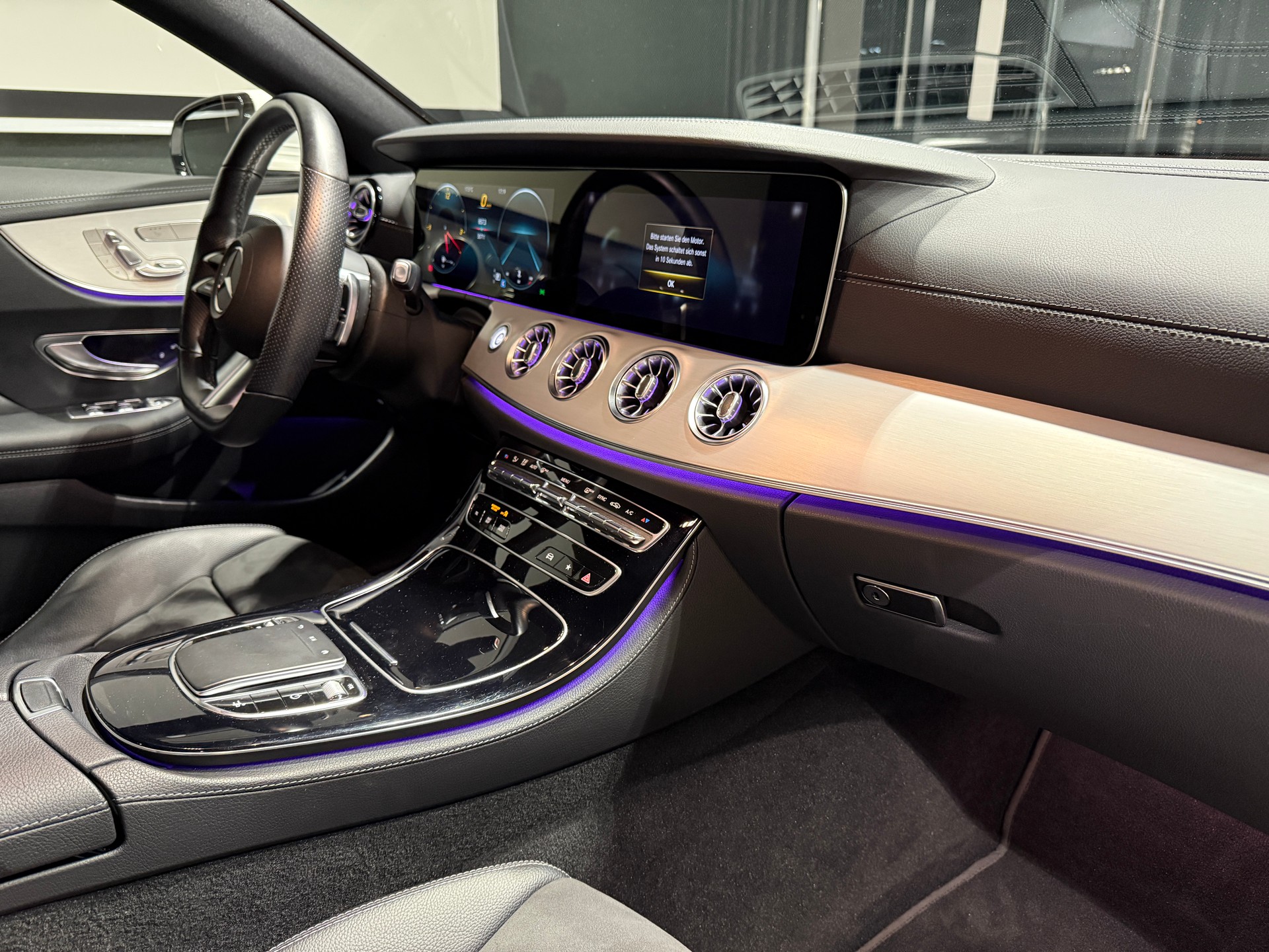 MERCEDES-BENZ E 220 d Coupé 4Matic AMG Line 9G-Tronic-image-10