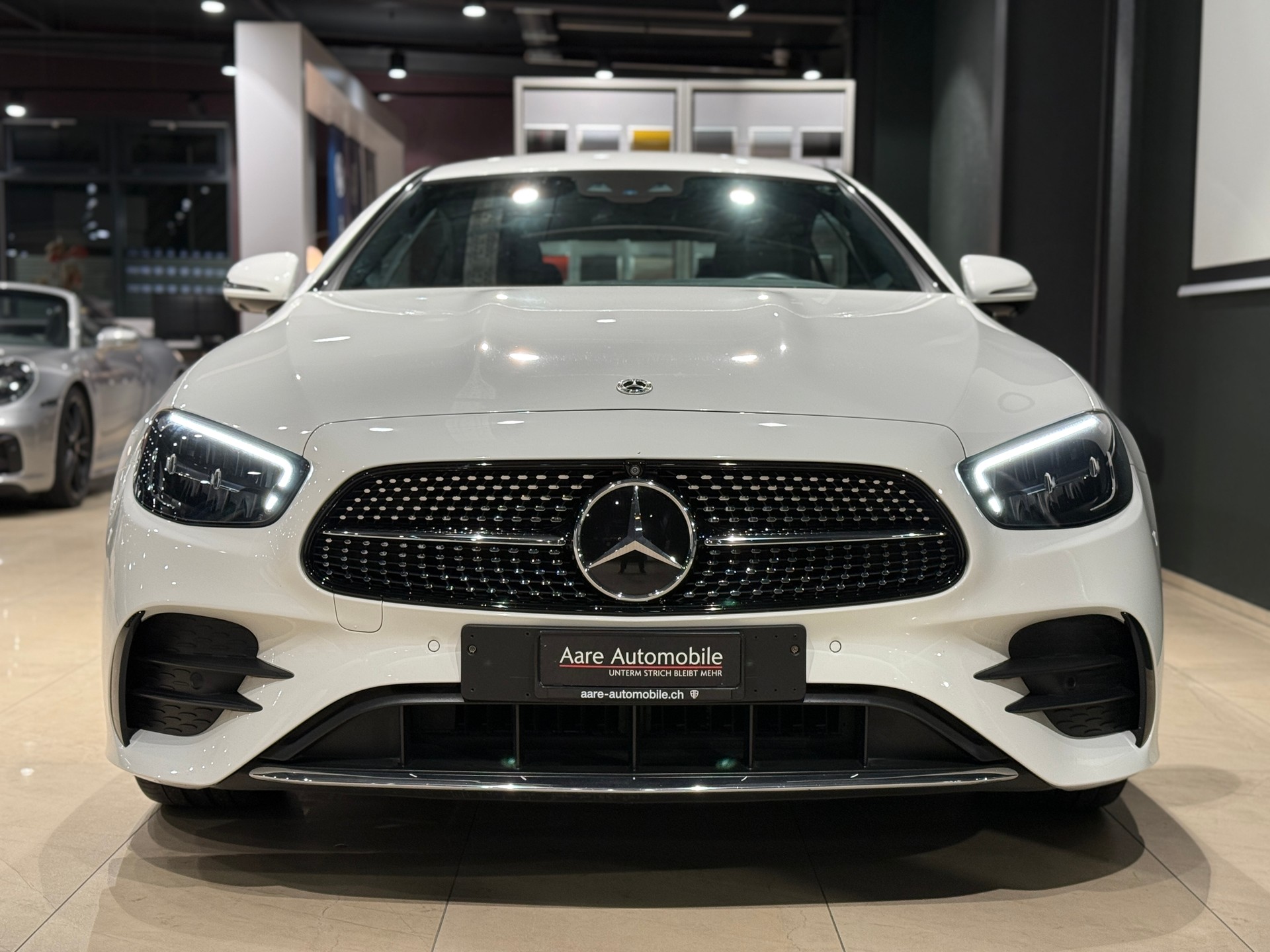 MERCEDES-BENZ E 220 d Coupé 4Matic AMG Line 9G-Tronic-showroom-element-1