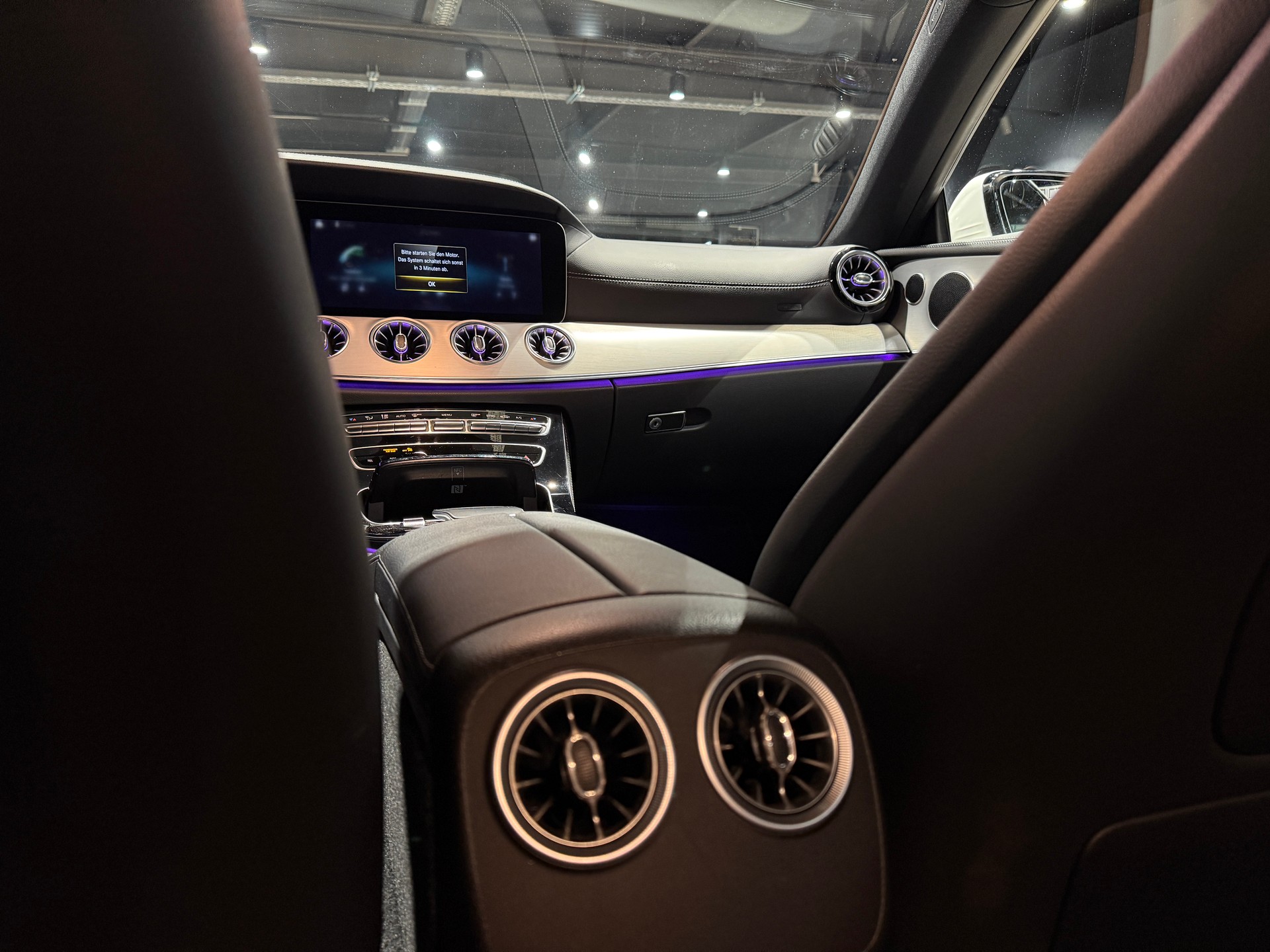 MERCEDES-BENZ E 220 d Coupé 4Matic AMG Line 9G-Tronic-image-14