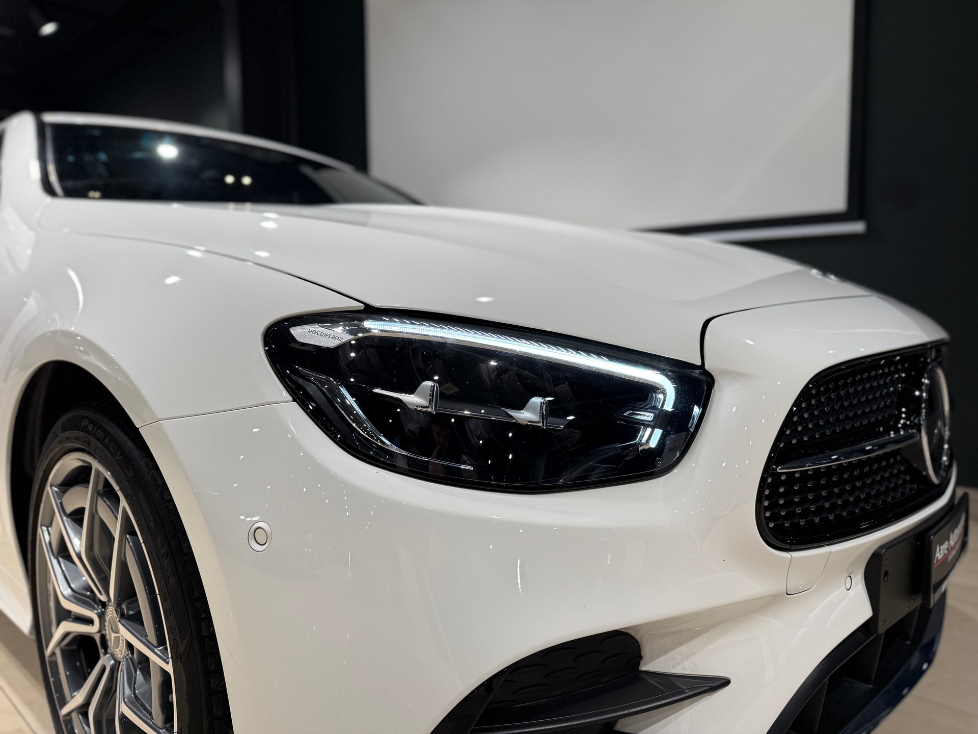 MERCEDES-BENZ E 220 d Coupé 4Matic AMG Line 9G-Tronic-showroom-element-2
