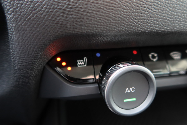 CITROEN C4 Electric Swiss Ed.-image-13