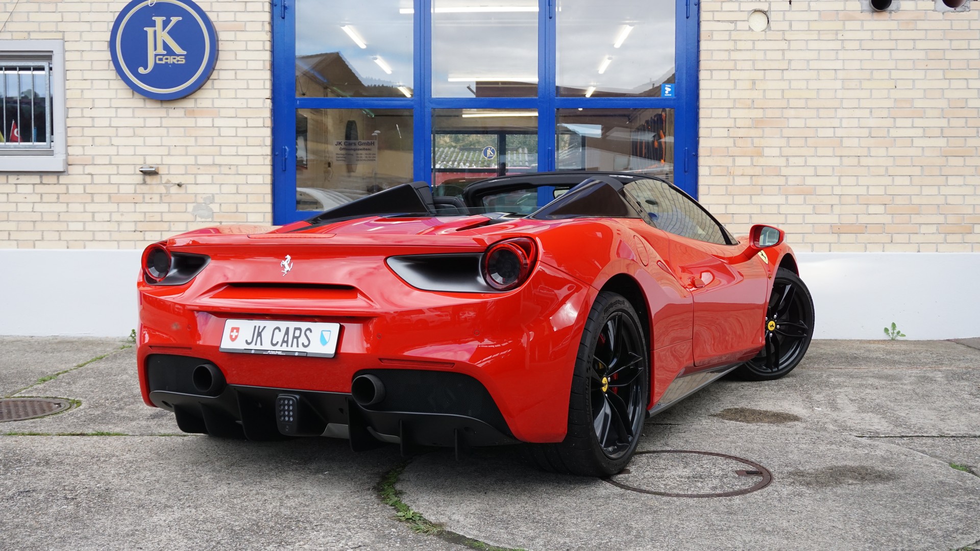 FERRARI 488 Spider 3.9 V8-image-15