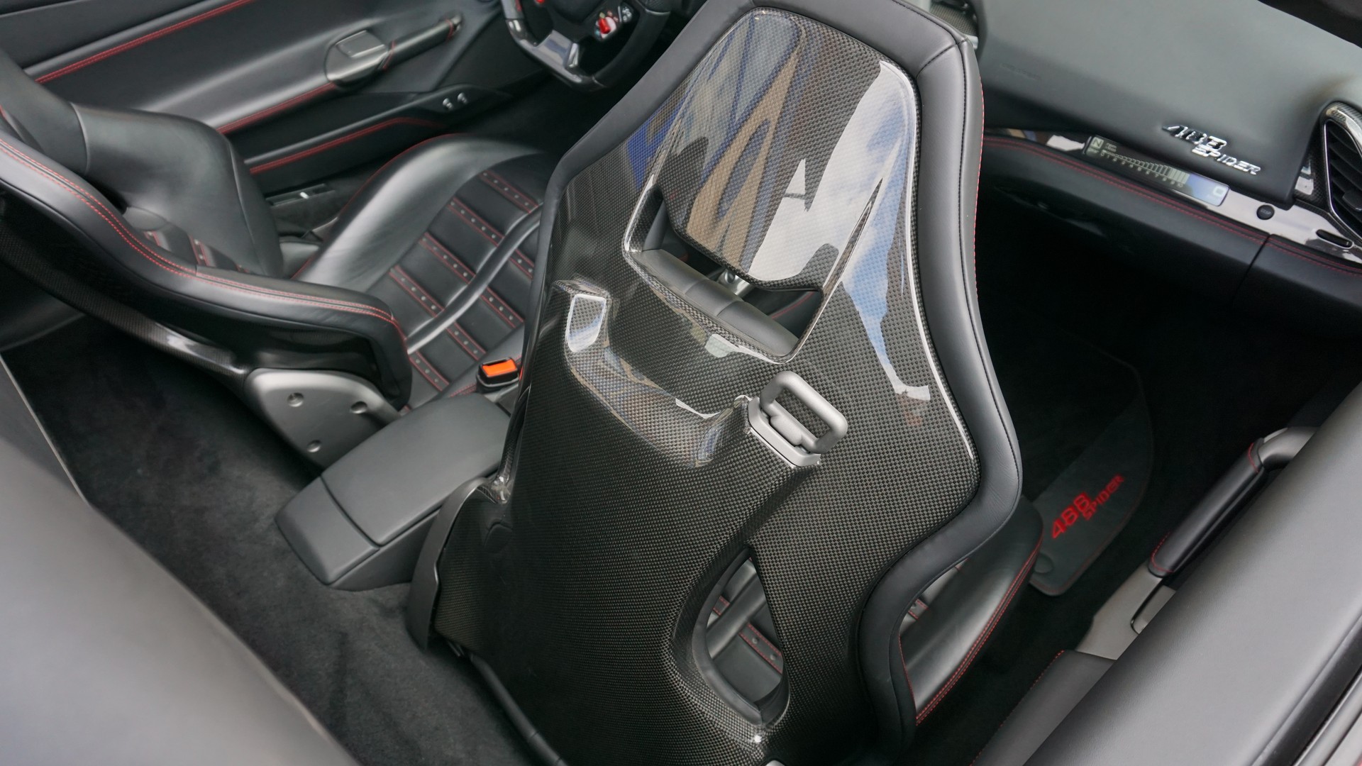 FERRARI 488 Spider 3.9 V8-image-23