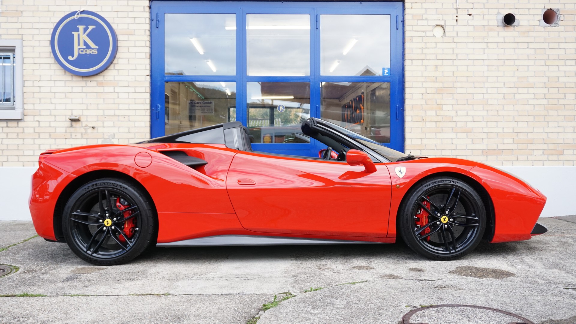FERRARI 488 Spider 3.9 V8-image-7