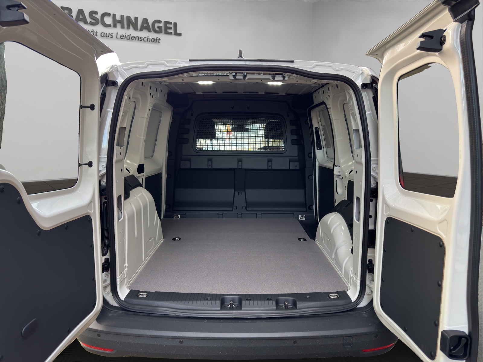 VW Caddy Cargo 1.5 TSI Entry-image-4