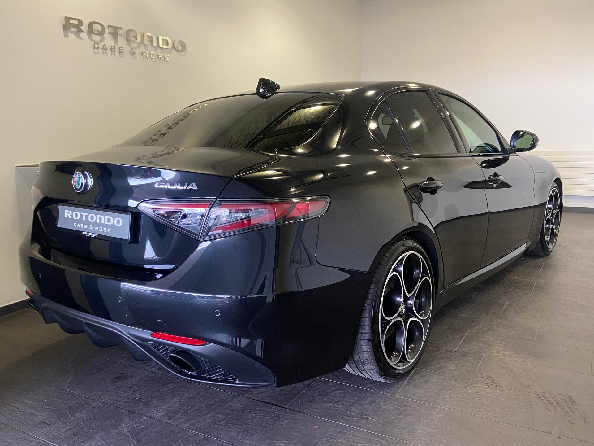 ALFA ROMEO Giulia 2.0 Competizione Pack Q4 AT8-image-1