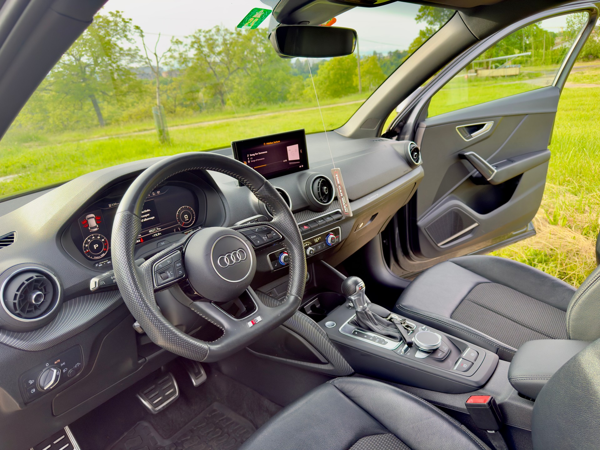 AUDI Q2 40 TFSI S-line quattro-image-14