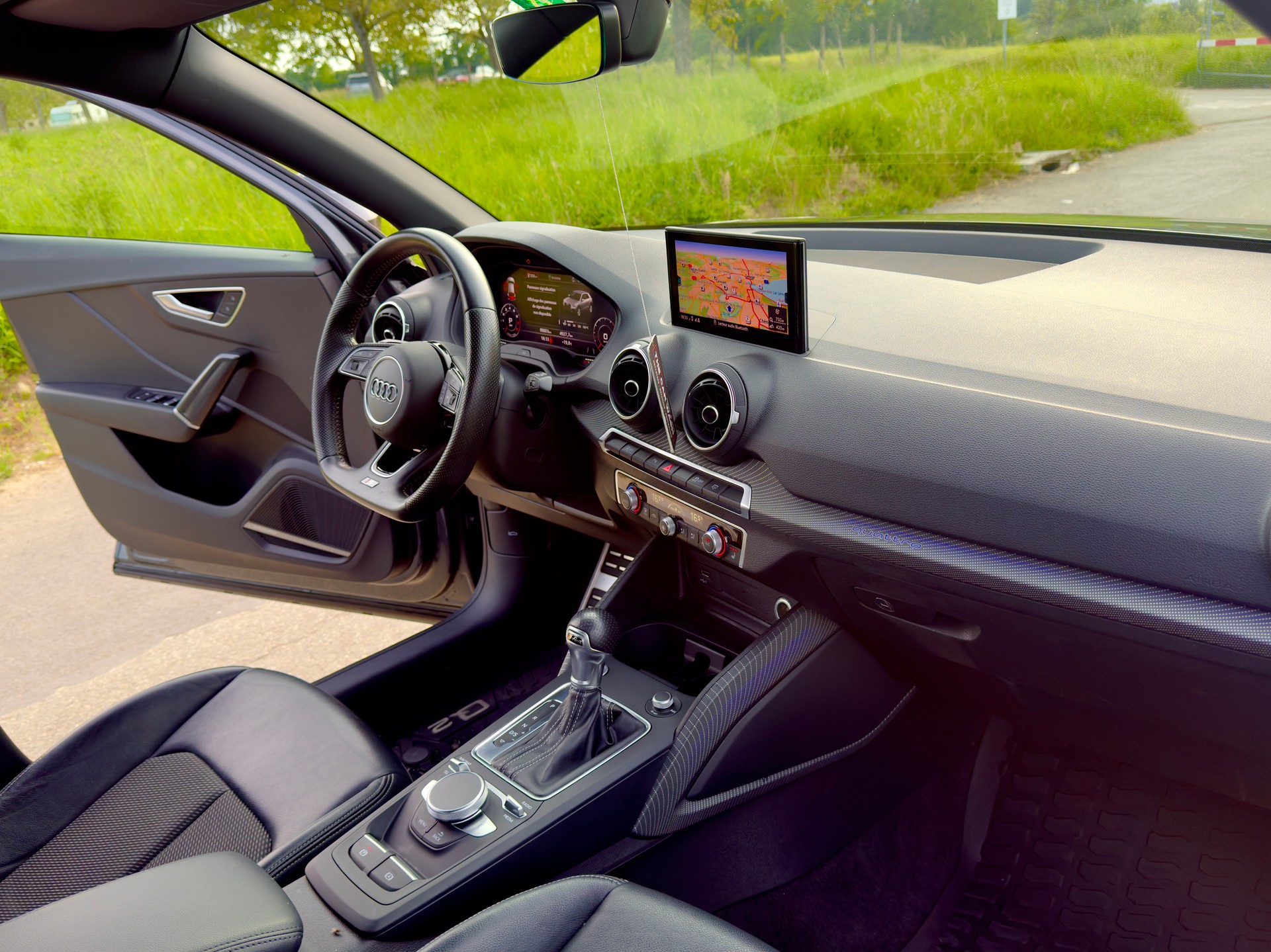 AUDI Q2 40 TFSI S-line quattro-image-6