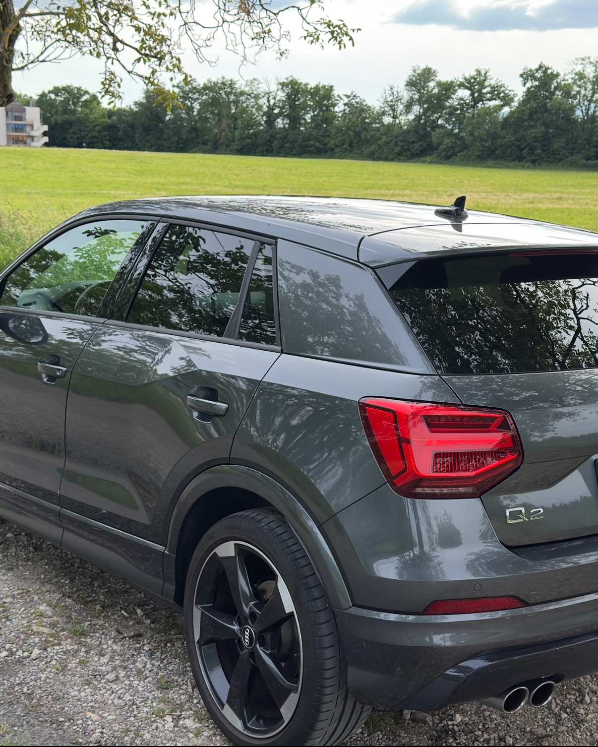 AUDI Q2 40 TFSI S-line quattro-image-3
