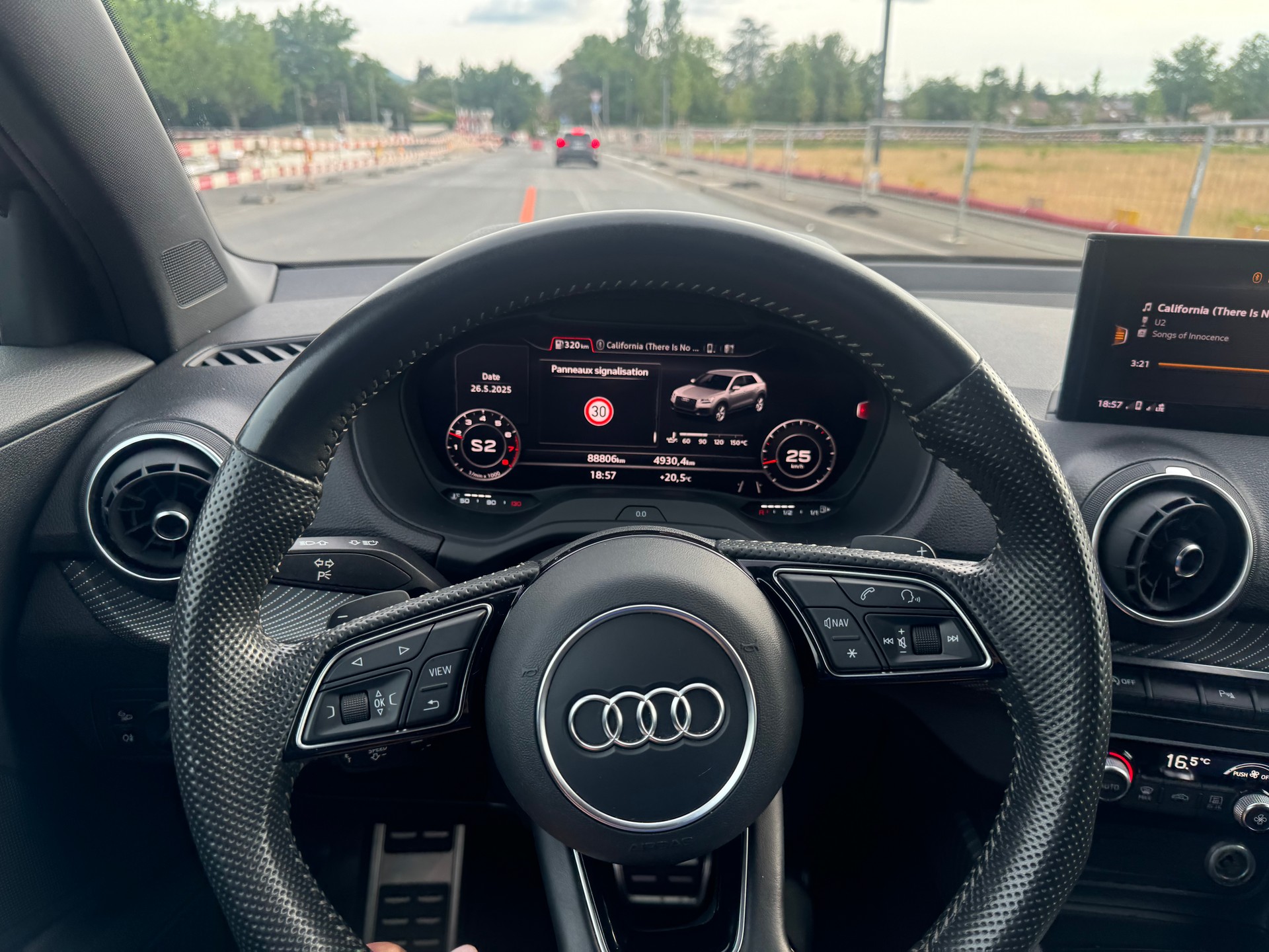 AUDI Q2 40 TFSI S-line quattro-image-13