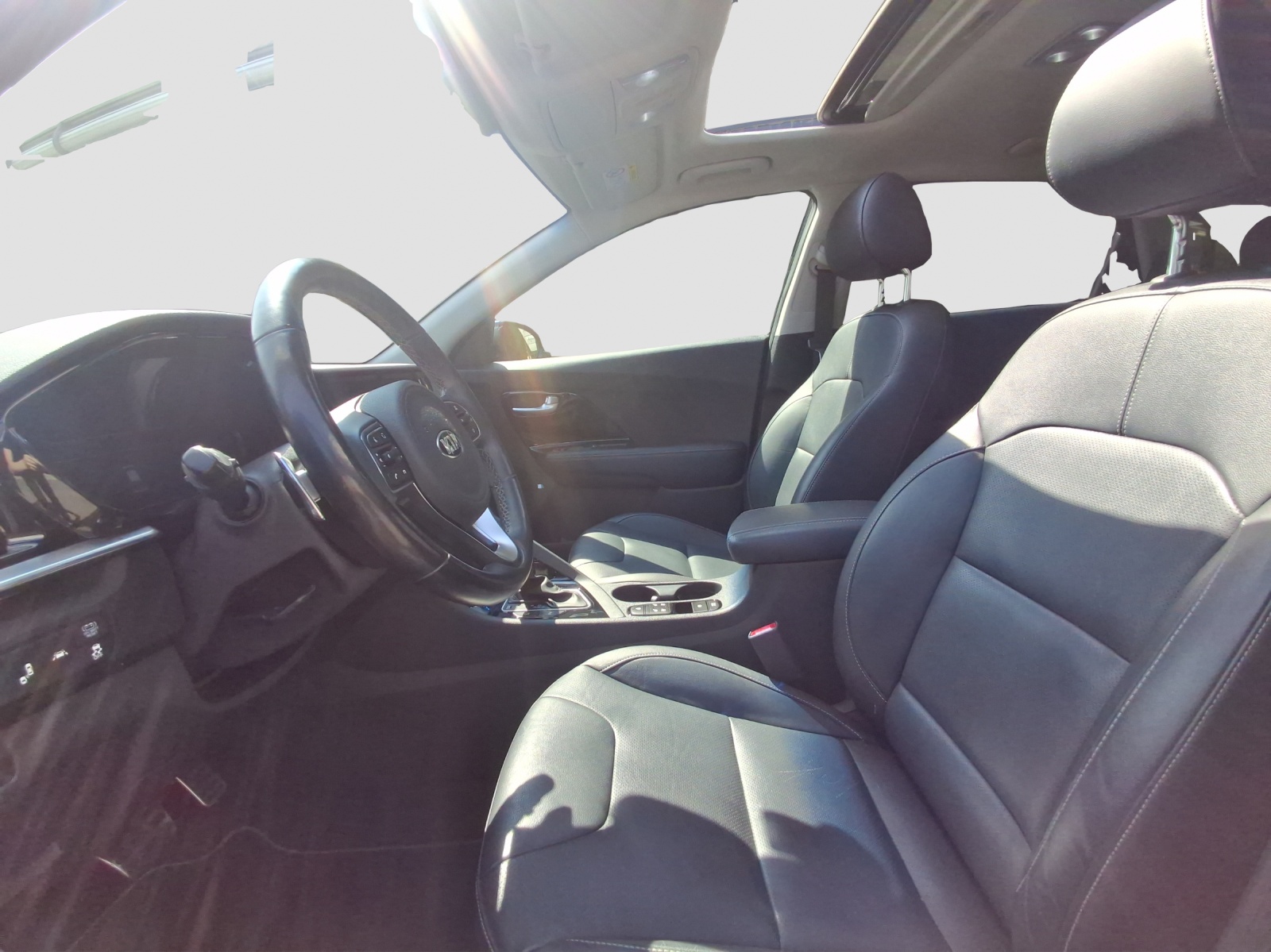 KIA Niro 1.6GDi Hybrid Style DCT-image-8