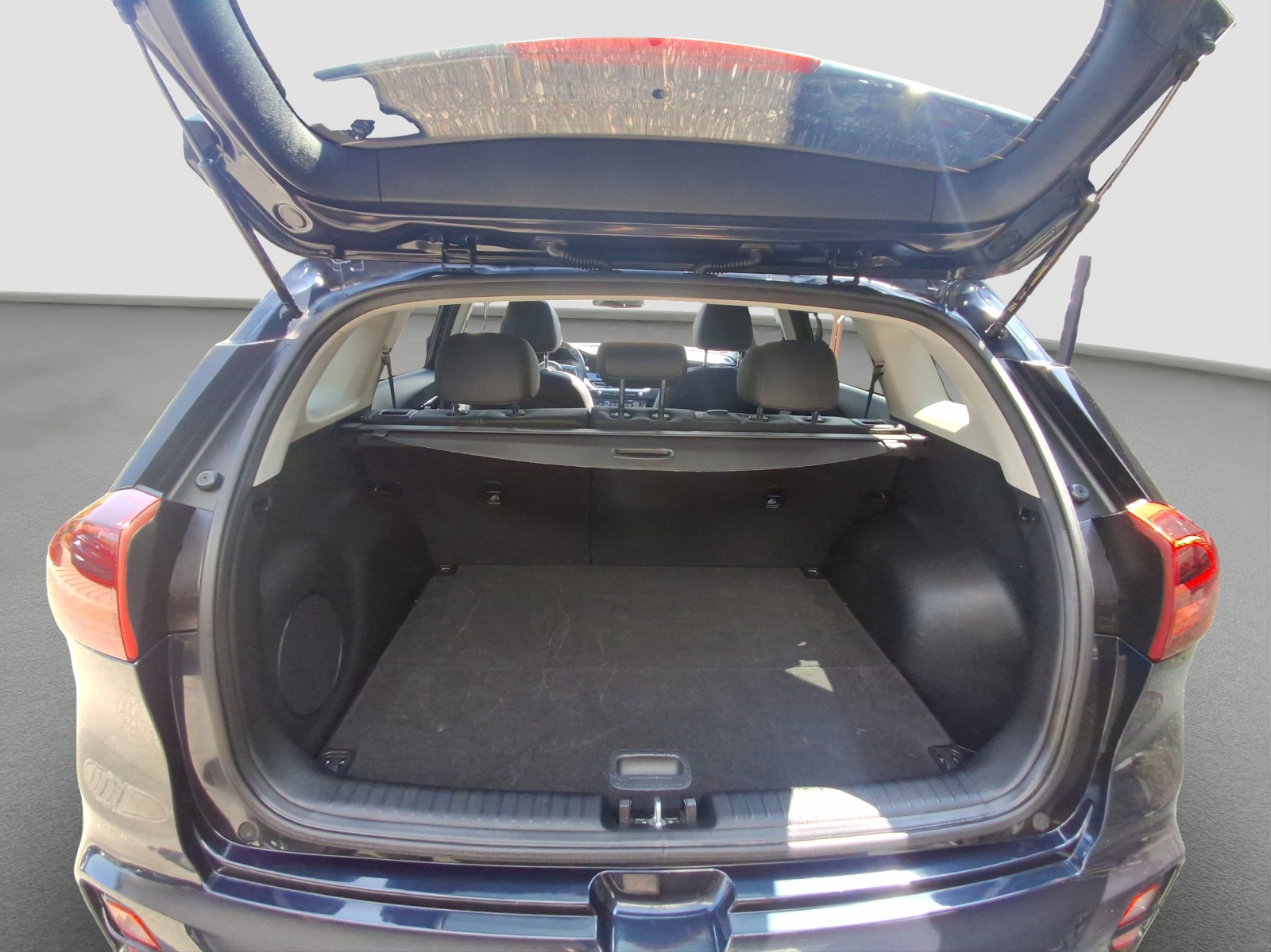 KIA Niro 1.6GDi Hybrid Style DCT-image-14