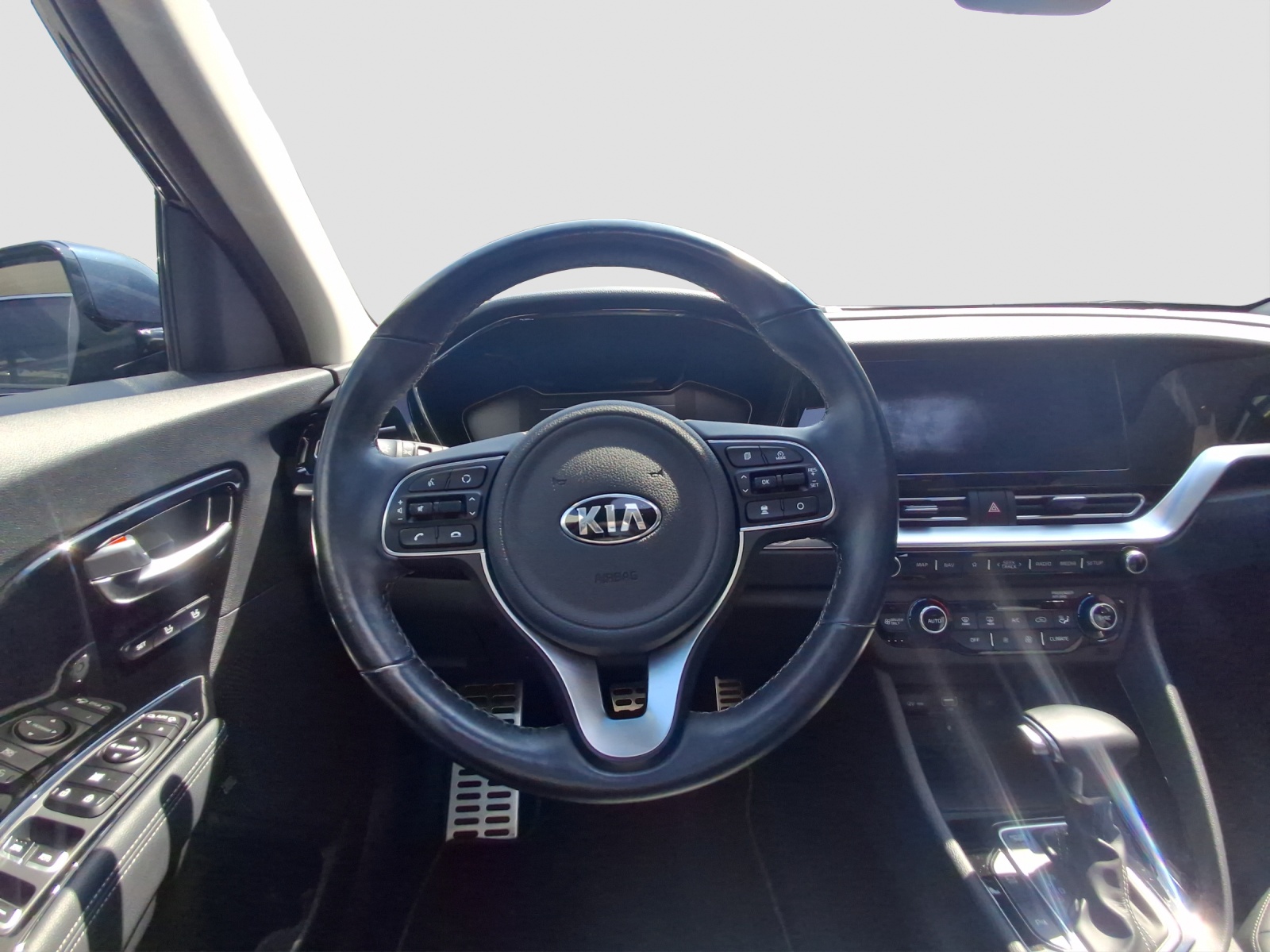 KIA Niro 1.6GDi Hybrid Style DCT-image-13