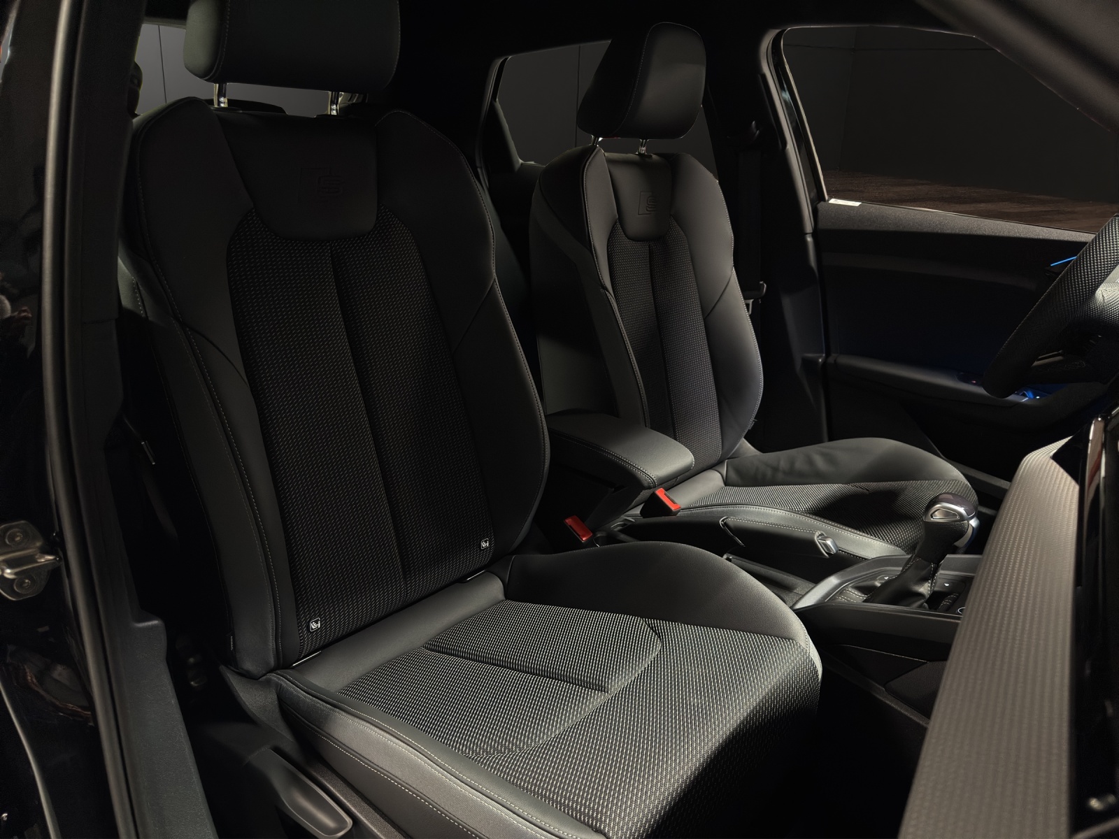 AUDI A1 Sportback 30 TFSI Attraction S-tronic-image-13