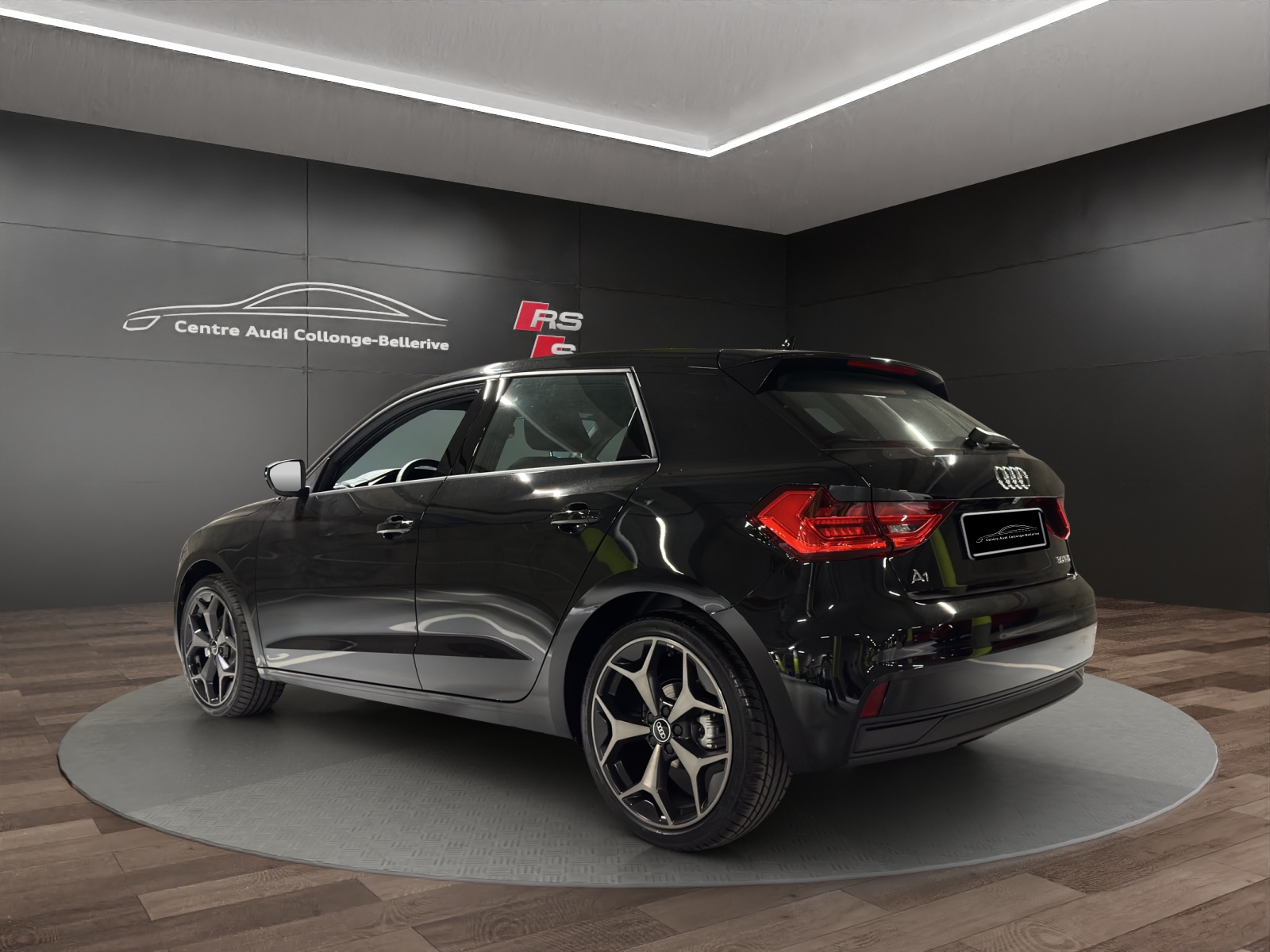 AUDI A1 Sportback 30 TFSI Attraction S-tronic-image-3