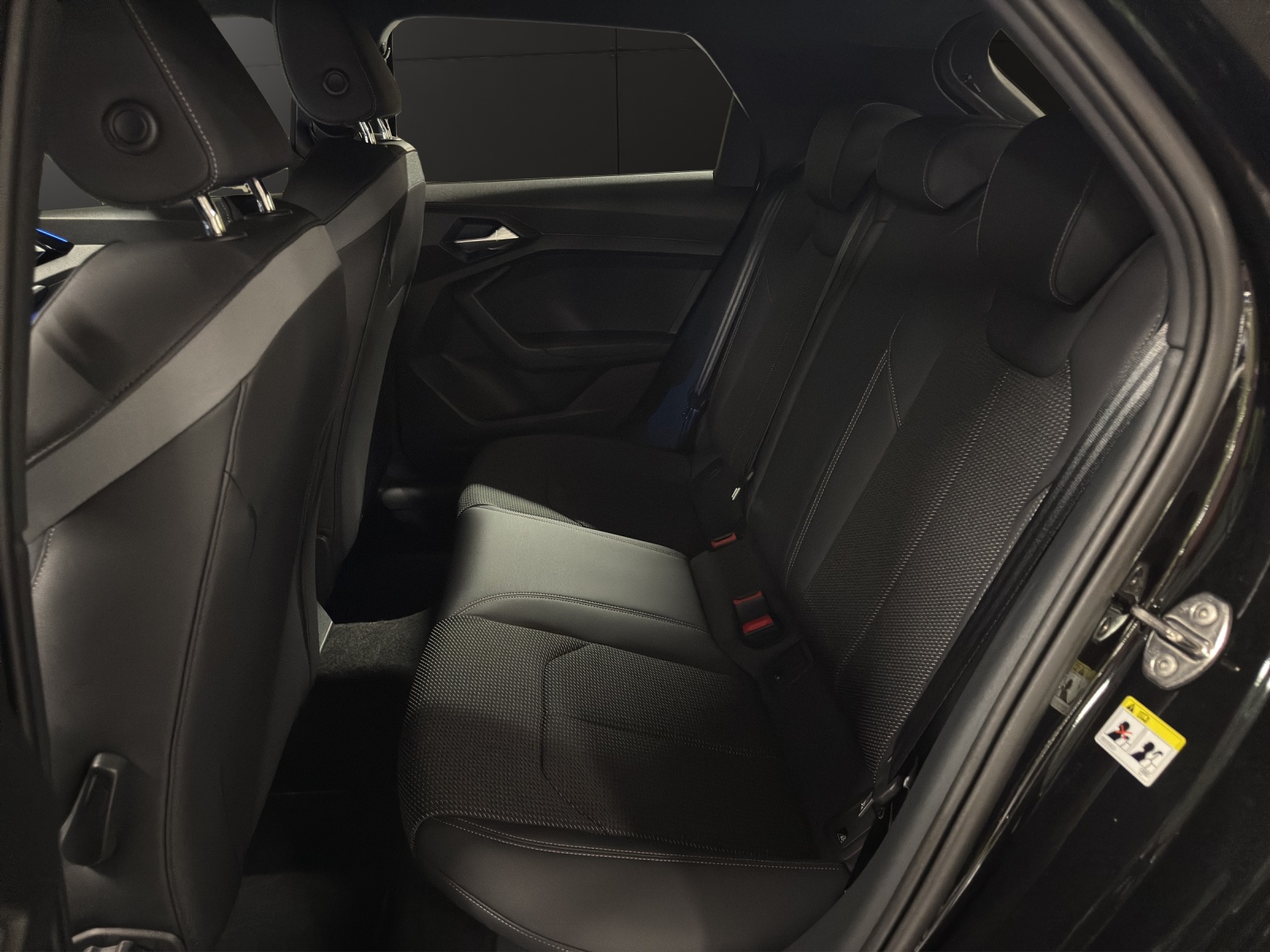 AUDI A1 Sportback 30 TFSI Attraction S-tronic-image-11