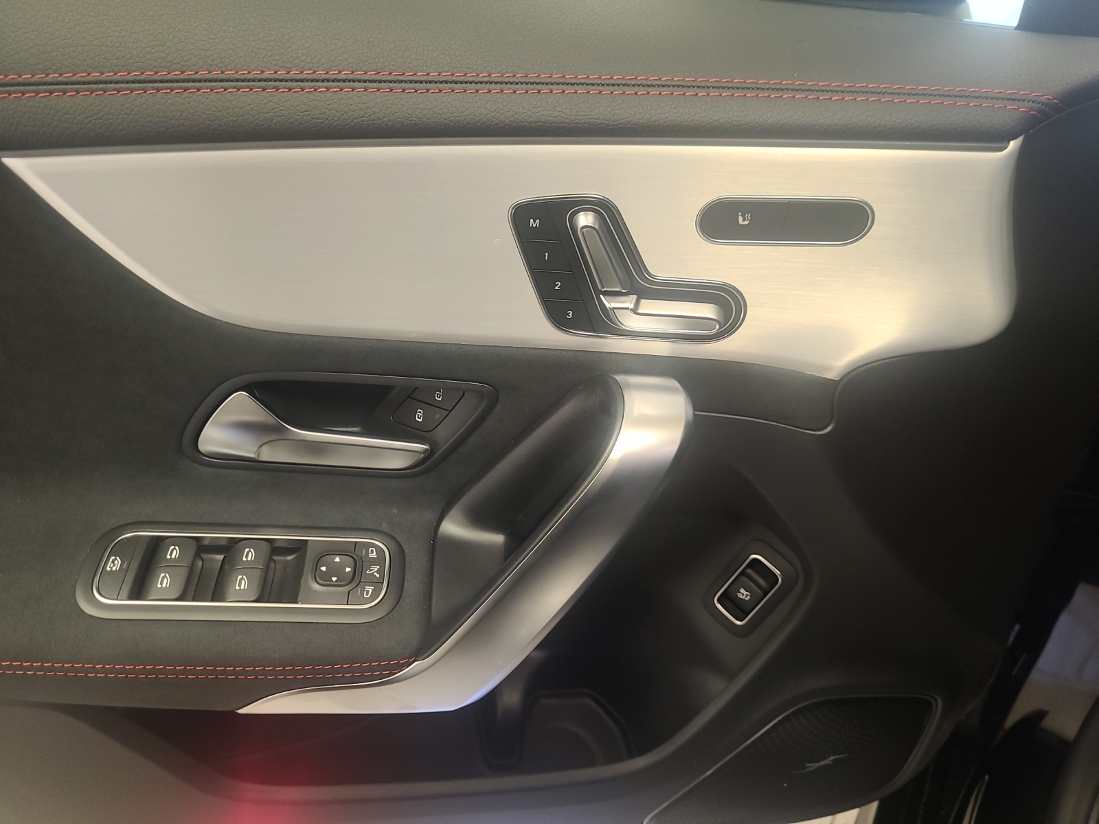 MERCEDES-BENZ CLA Shooting Brake 200 7G-DCT-image-5
