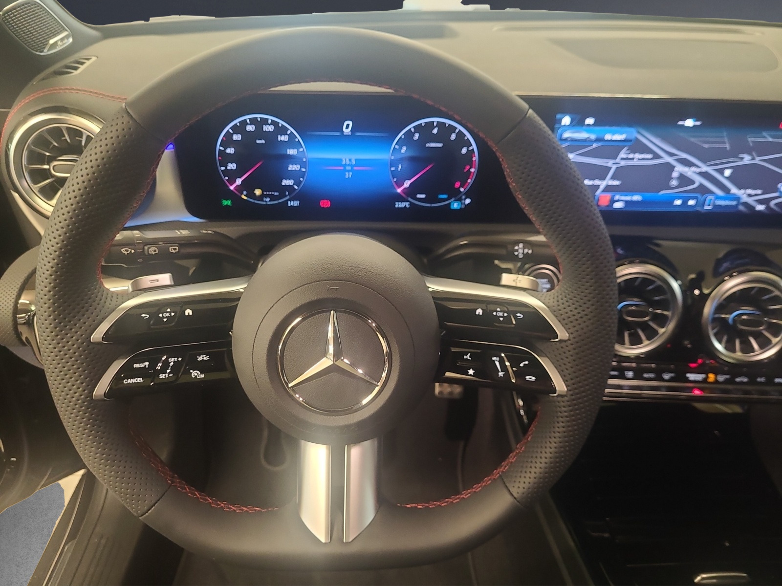 MERCEDES-BENZ CLA Shooting Brake 200 7G-DCT-image-8