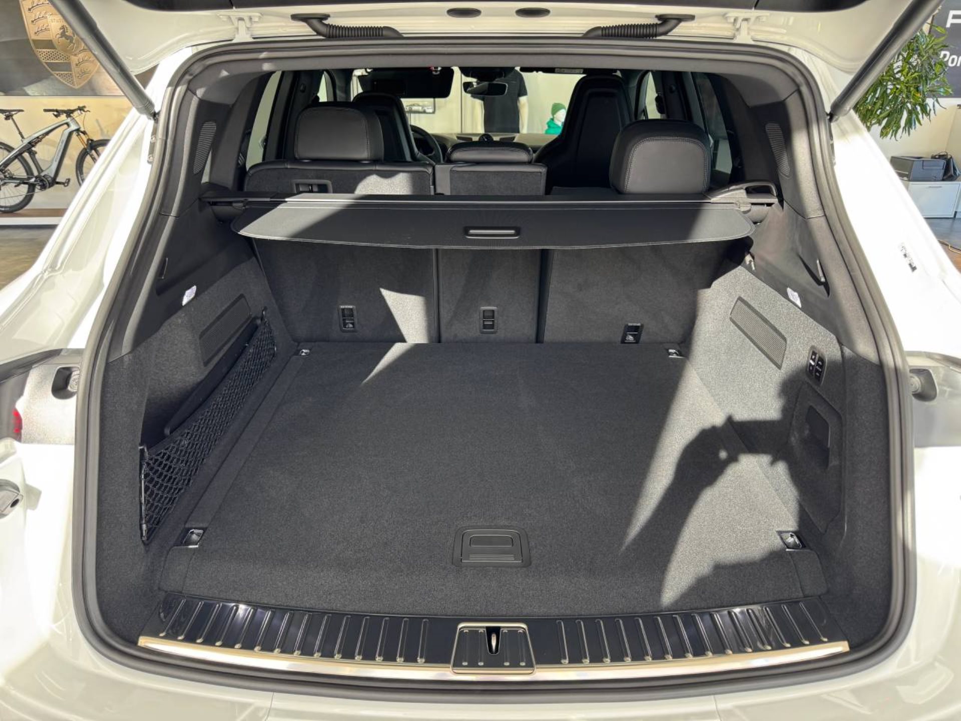 PORSCHE Cayenne E-Hybrid-image-35