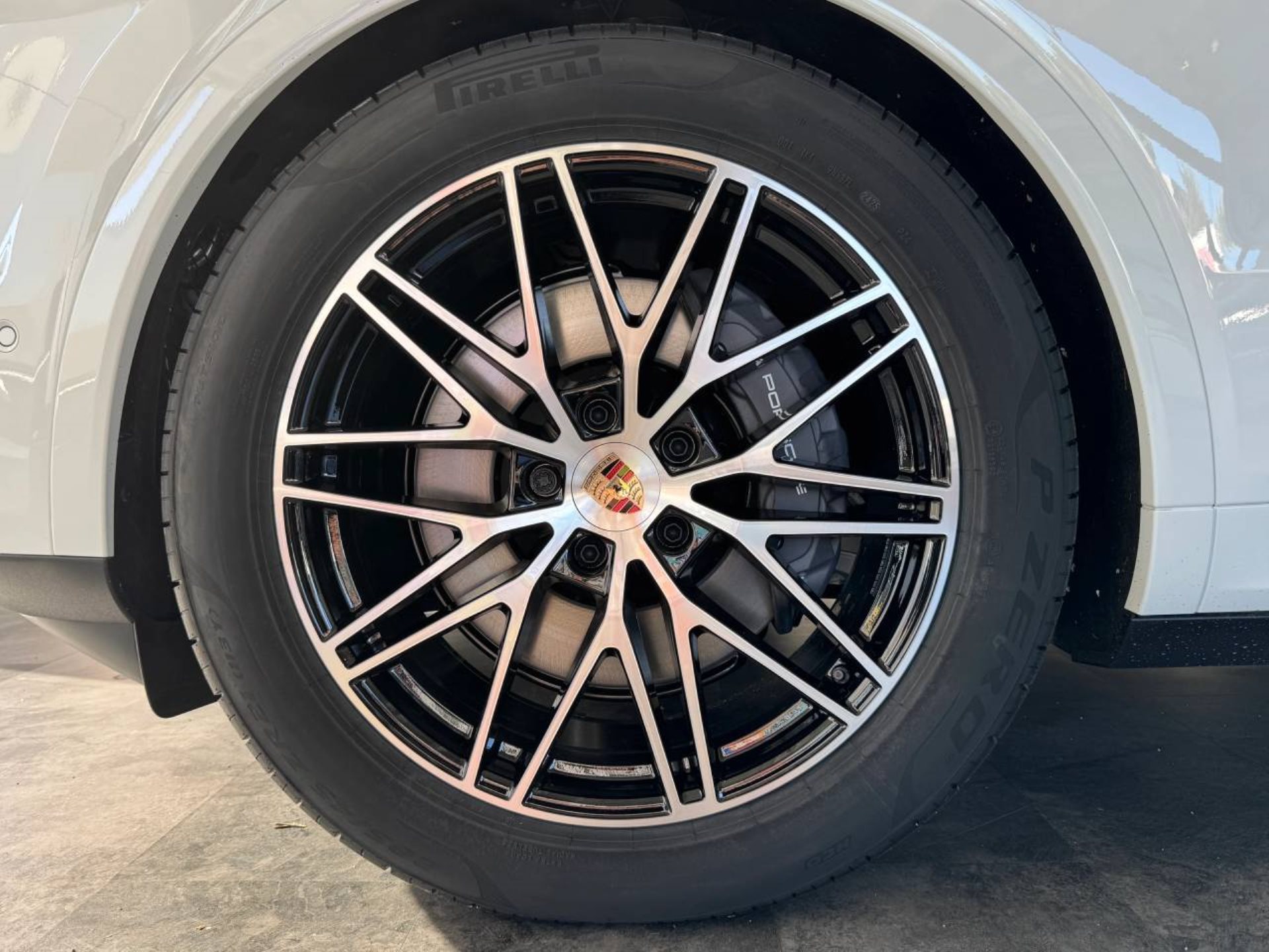PORSCHE Cayenne E-Hybrid-image-11