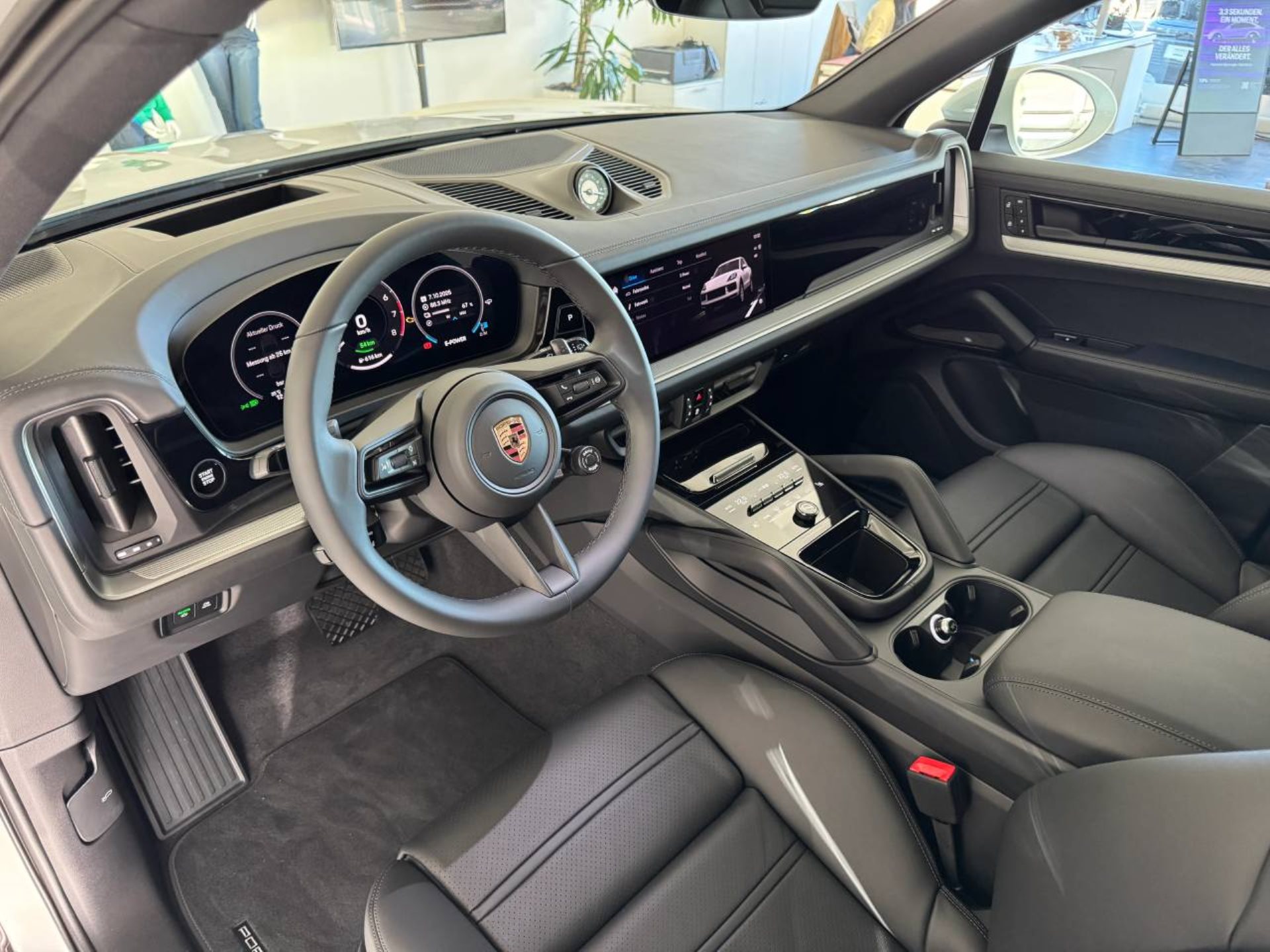 PORSCHE Cayenne E-Hybrid-image-12
