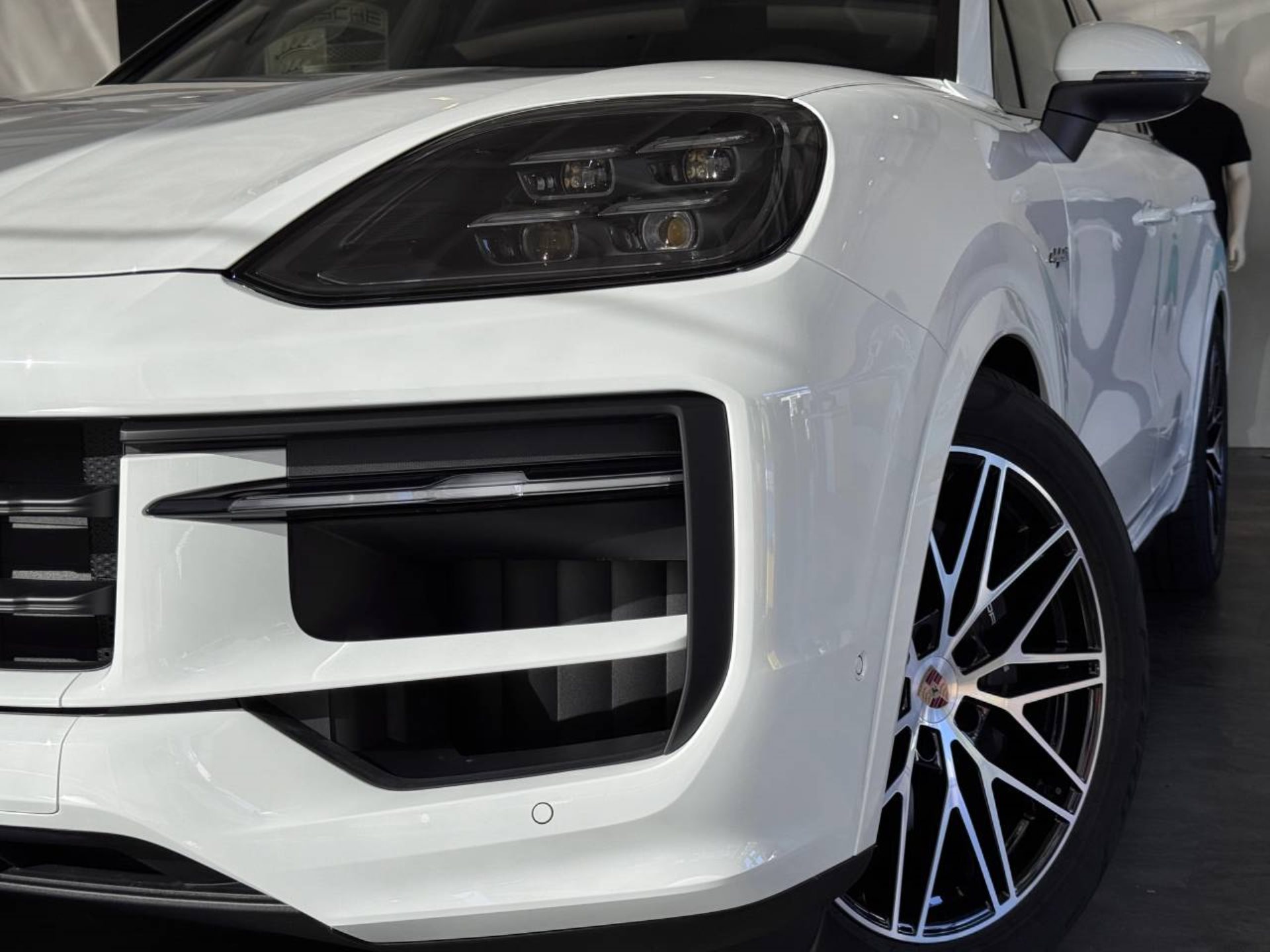 PORSCHE Cayenne E-Hybrid-image-36
