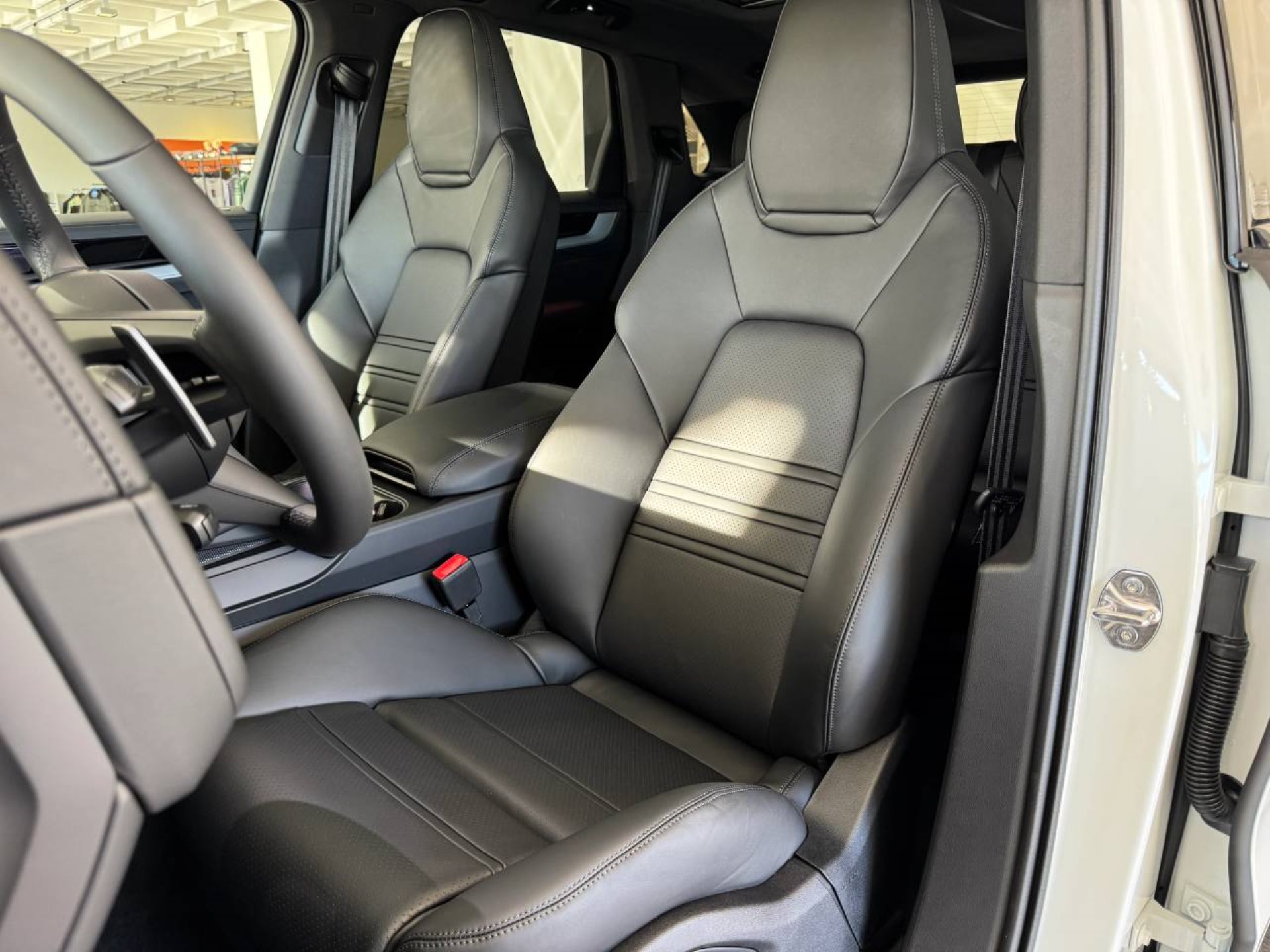 PORSCHE Cayenne E-Hybrid-image-4