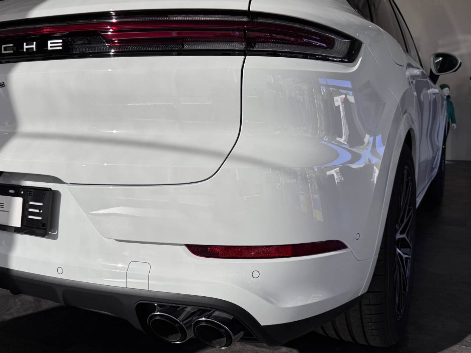 PORSCHE Cayenne E-Hybrid-image-41
