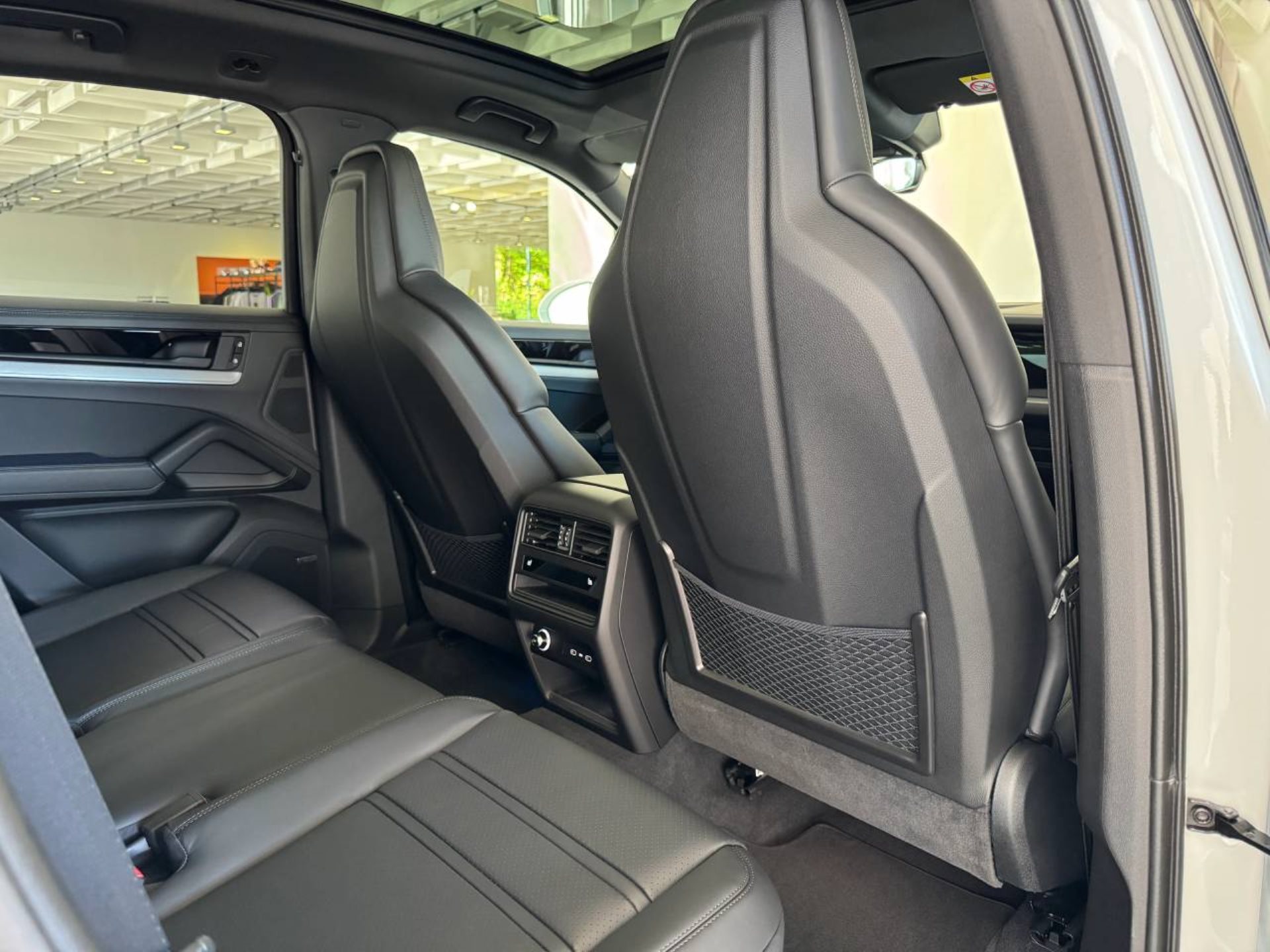 PORSCHE Cayenne E-Hybrid-image-32