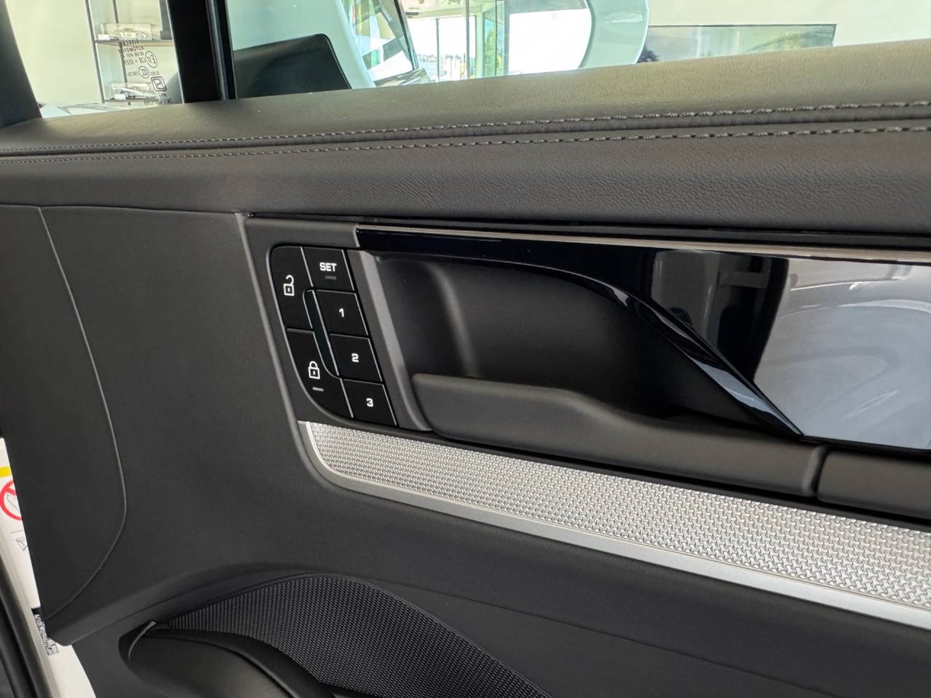 PORSCHE Cayenne E-Hybrid-image-26