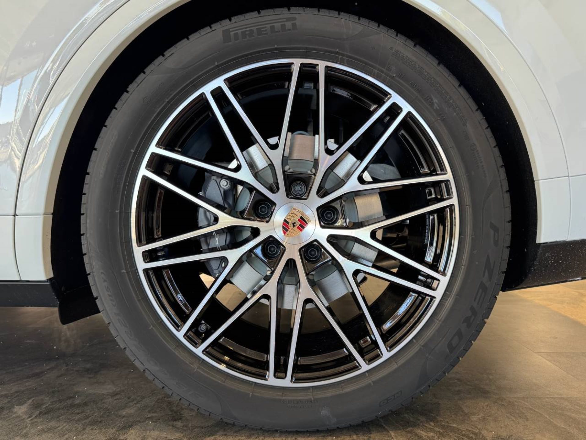 PORSCHE Cayenne E-Hybrid-image-10