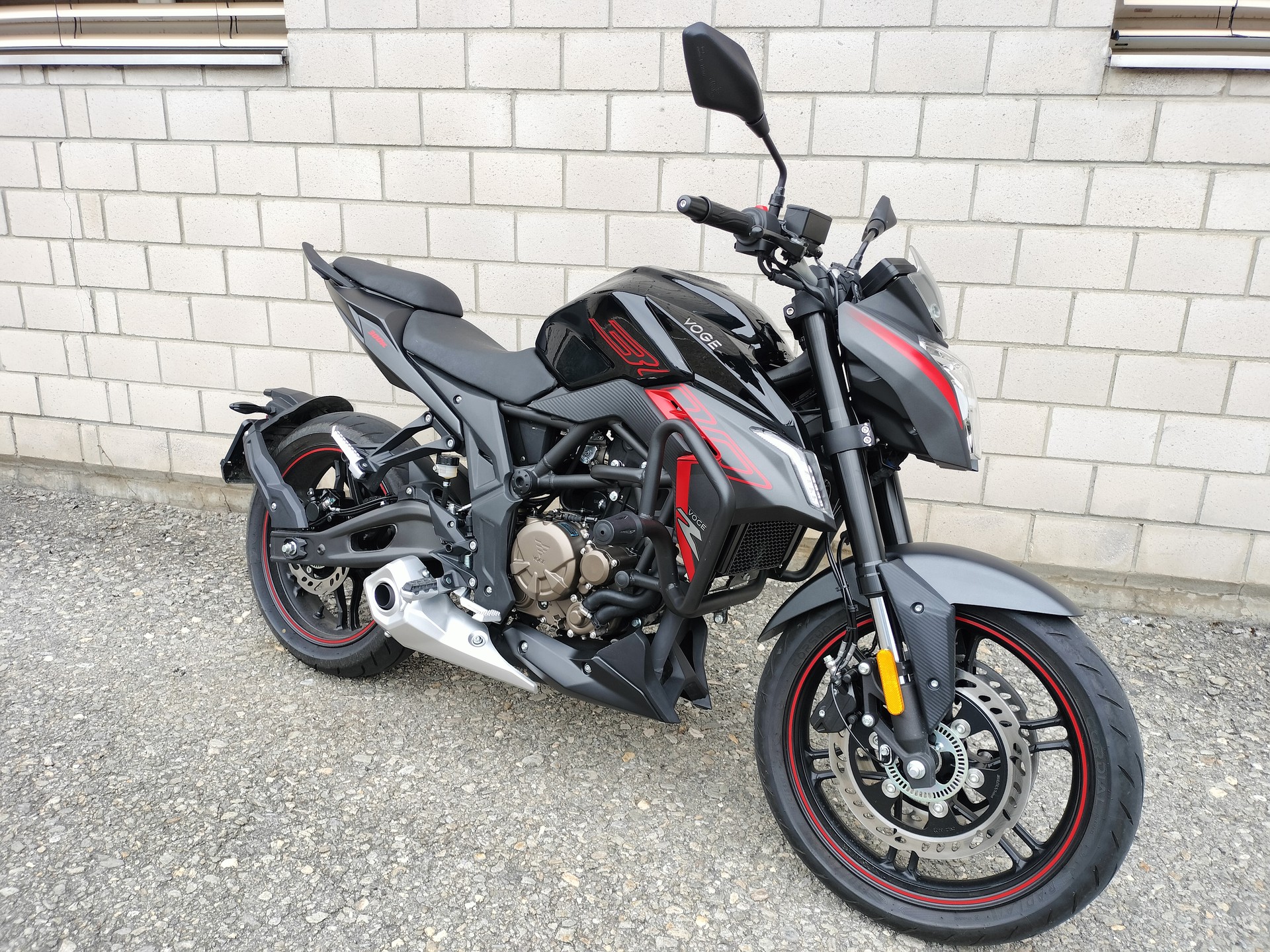 VOGE 300 R-showroom-element-2