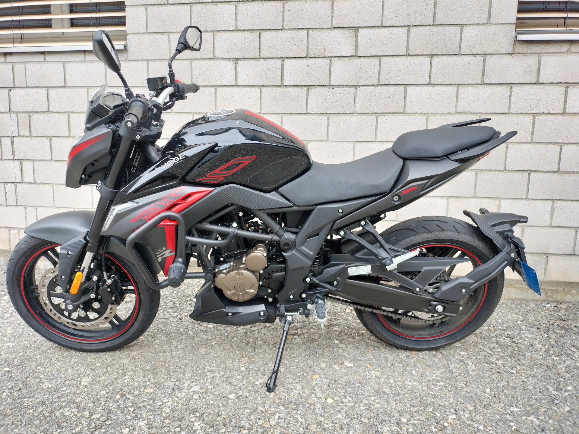 VOGE 300 R-showroom-element-1