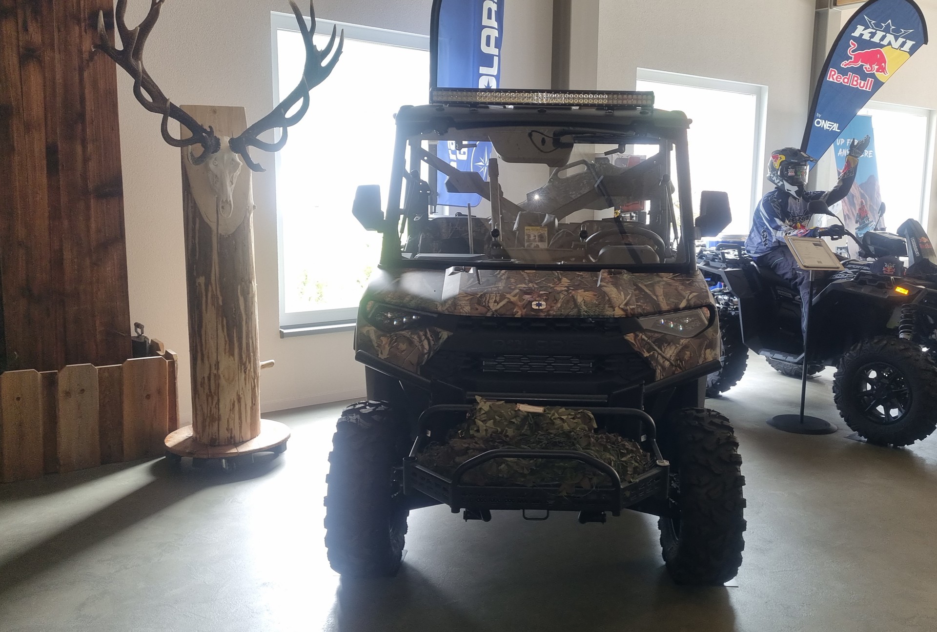 POLARIS XP 1000 4x4 Camo Edition-showroom-element-1