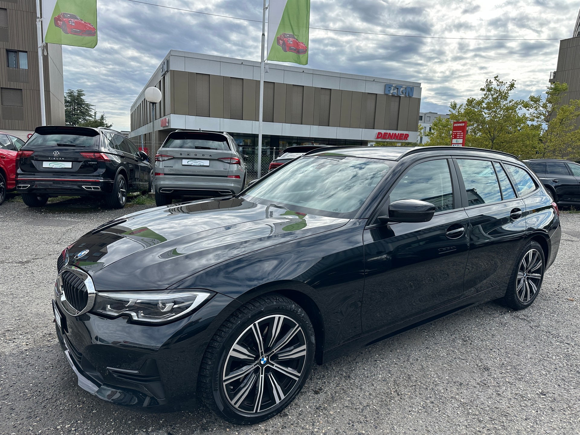 BMW 320d xDrive 48V Touring Steptronic-image-2