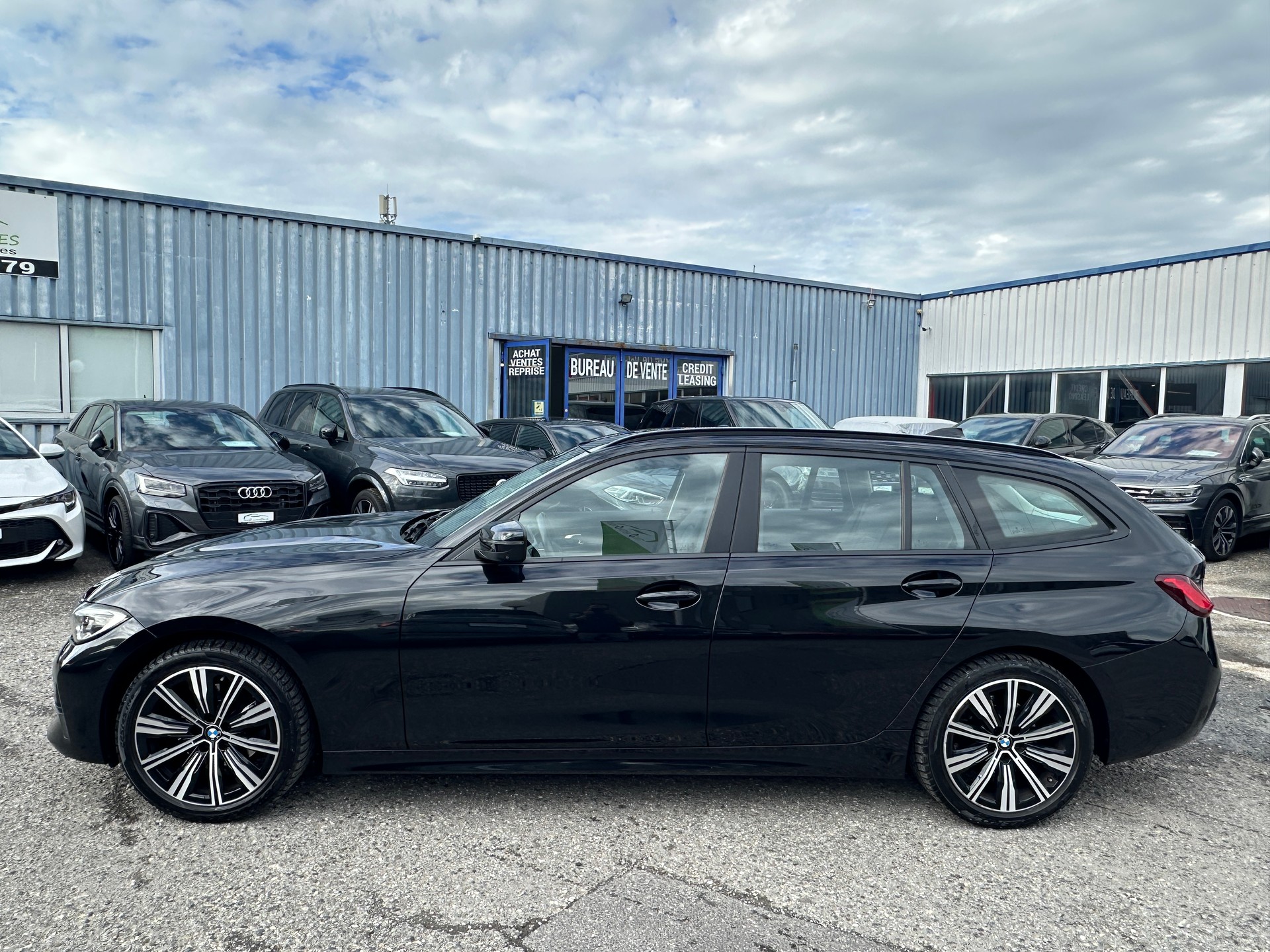 BMW 320d xDrive 48V Touring Steptronic-image-1