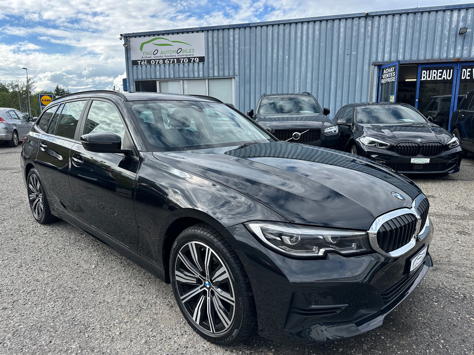 BMW 320d xDrive 48V Touring Steptronic-image-0