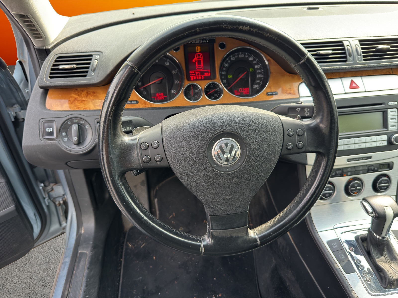 VW Passat Variant 3.2 V6 FSI Sportline 4Motion-image-10