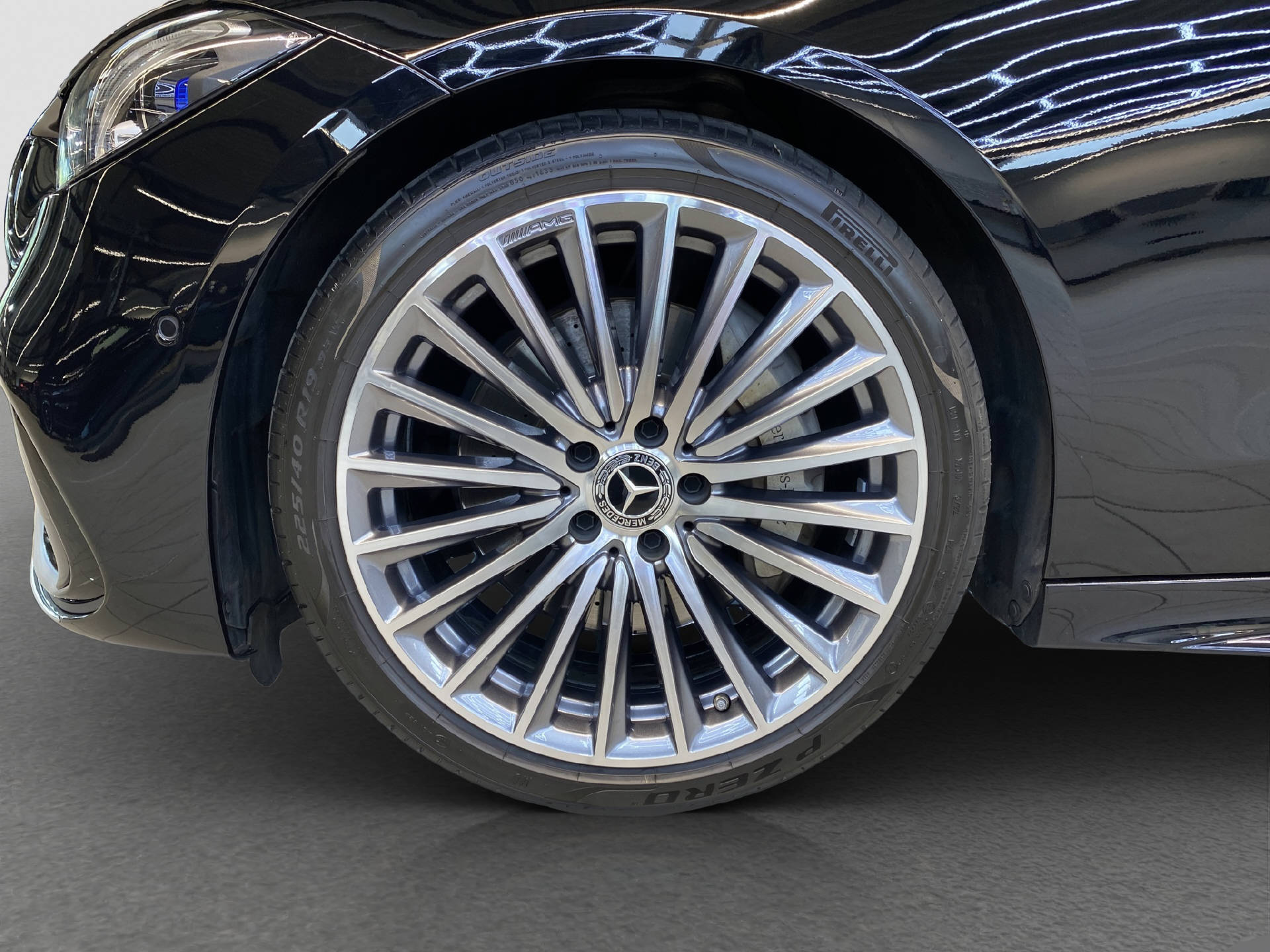 MERCEDES-BENZ C 300 d AMG Line Kombi-image-4