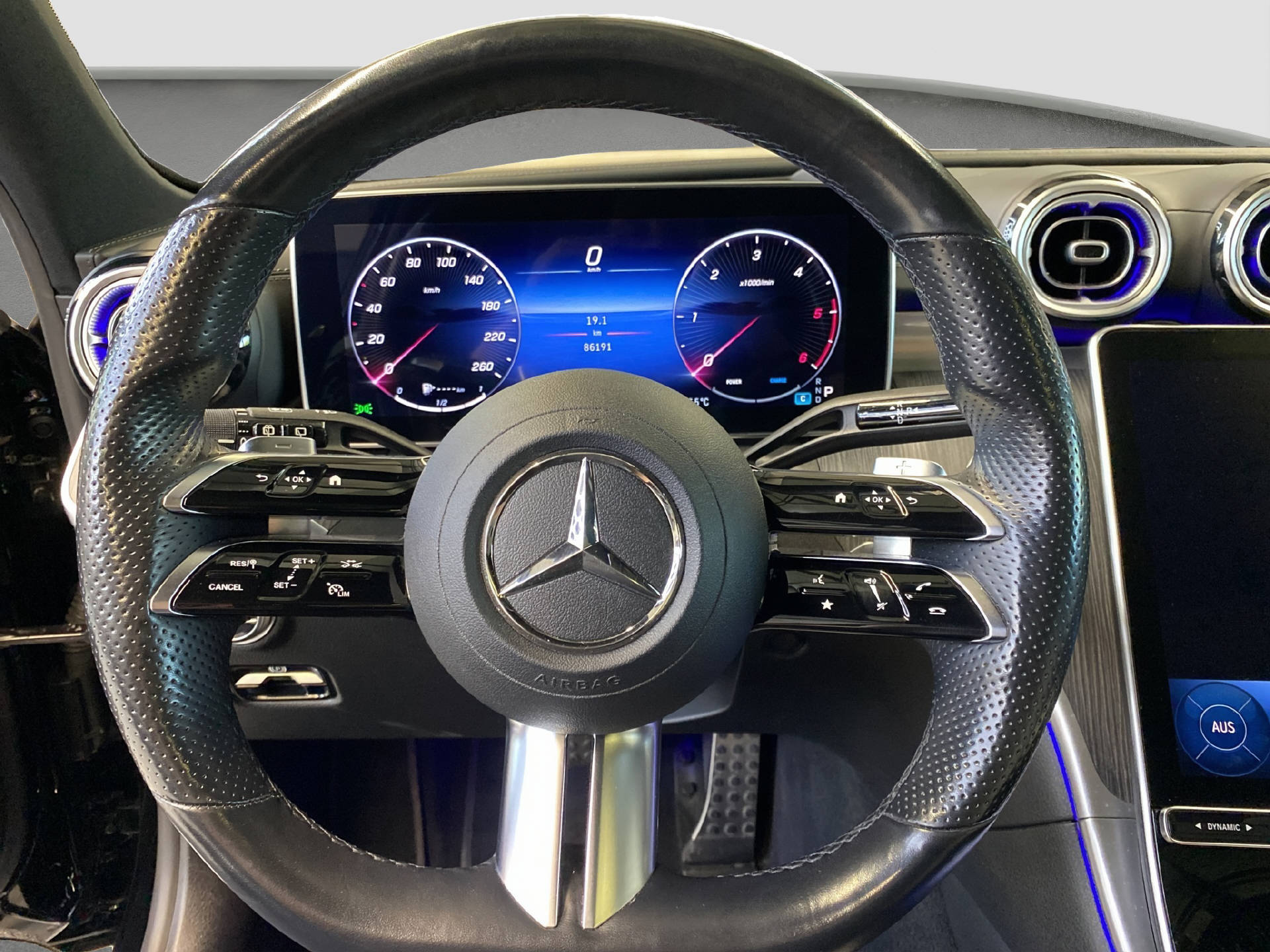 MERCEDES-BENZ C 300 d AMG Line Kombi-image-7