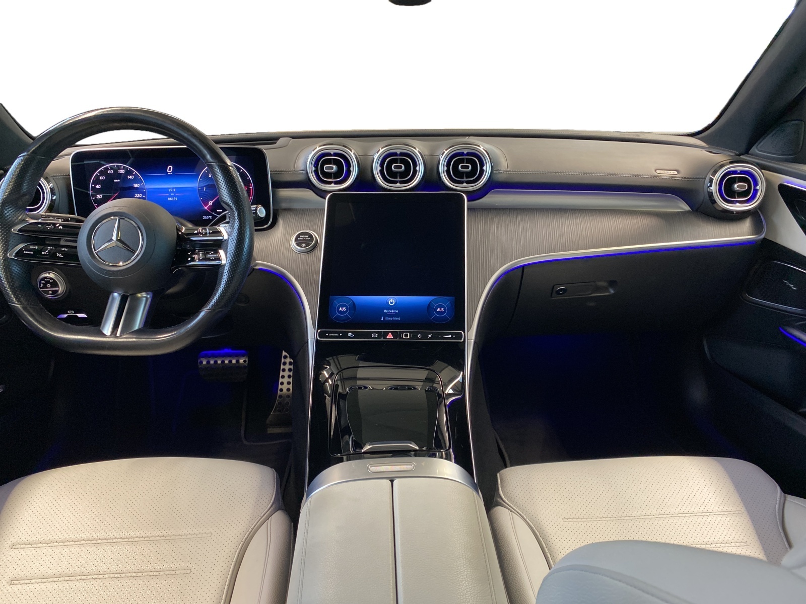 MERCEDES-BENZ C 300 d AMG Line Kombi-image-8