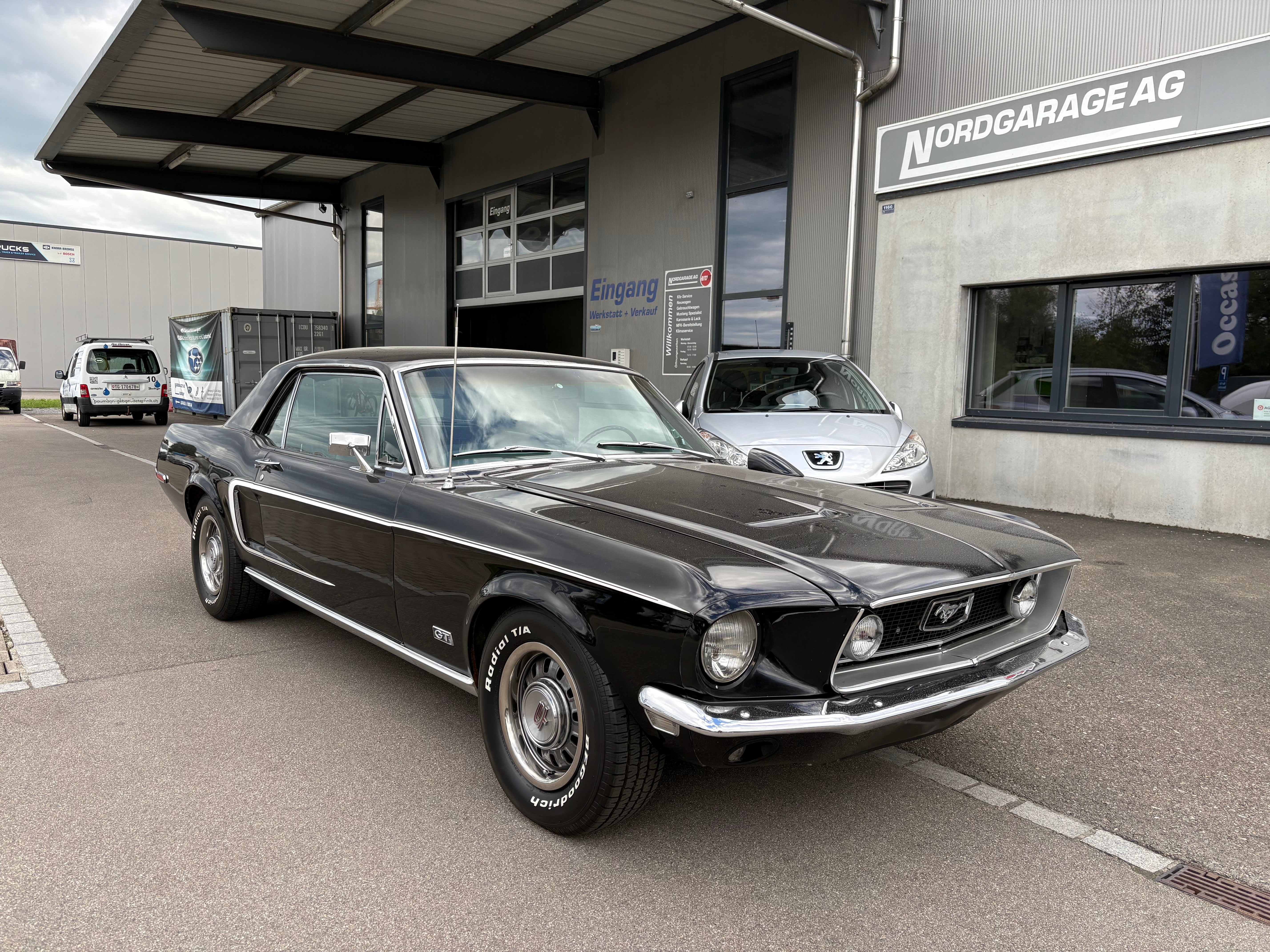 Car photo